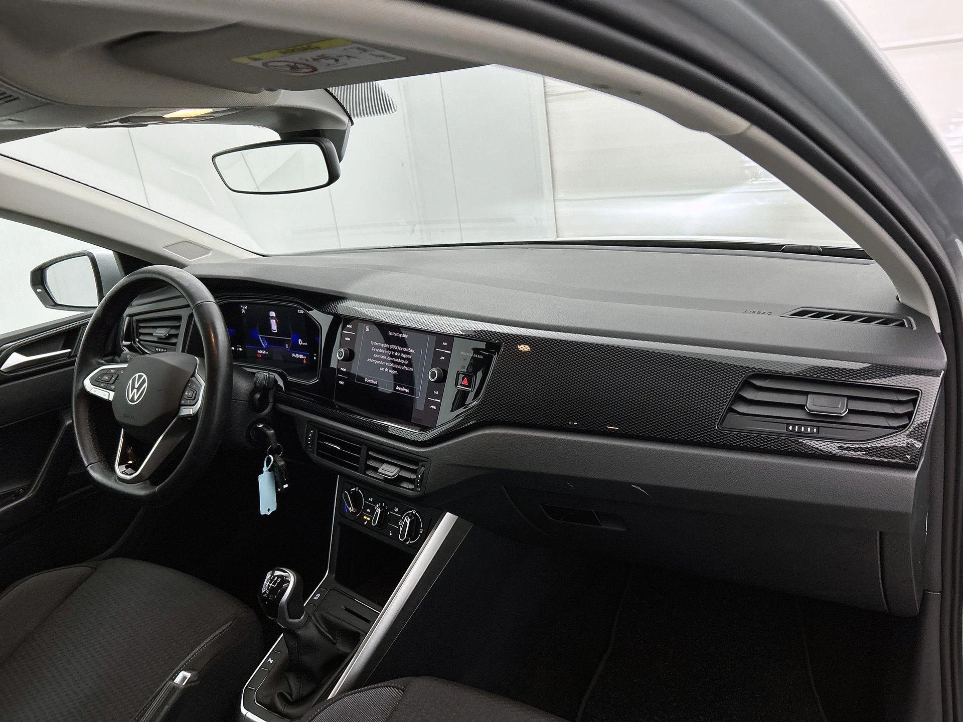 Volkswagen-Polo-image-16