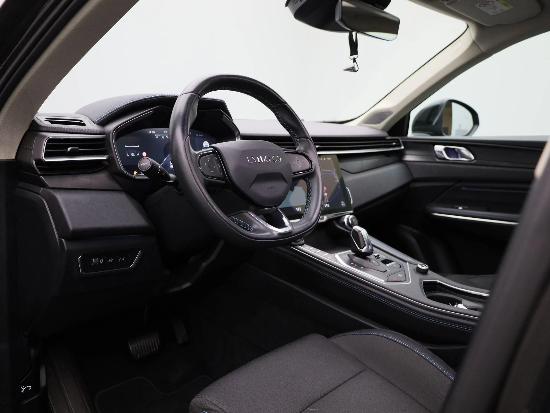 Lynk & Co-01-image-35
