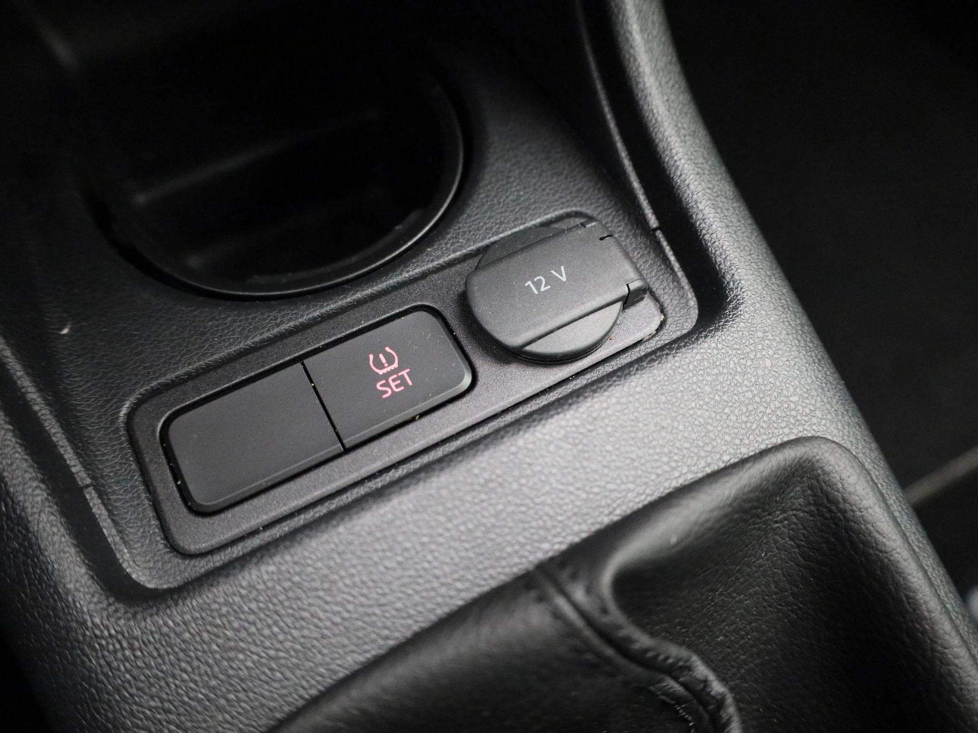 Volkswagen-up!-image-18