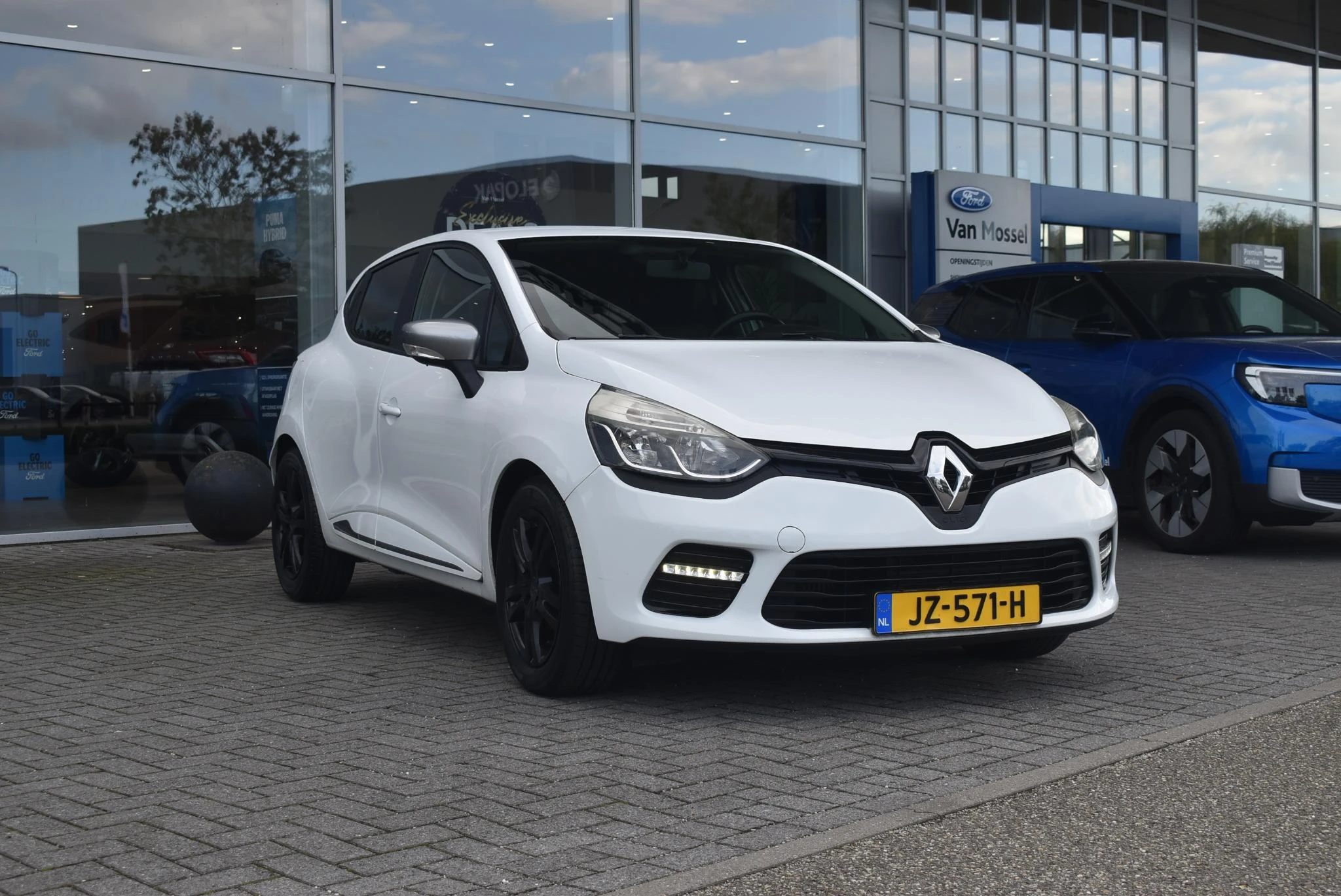 Renault-Clio-image-2