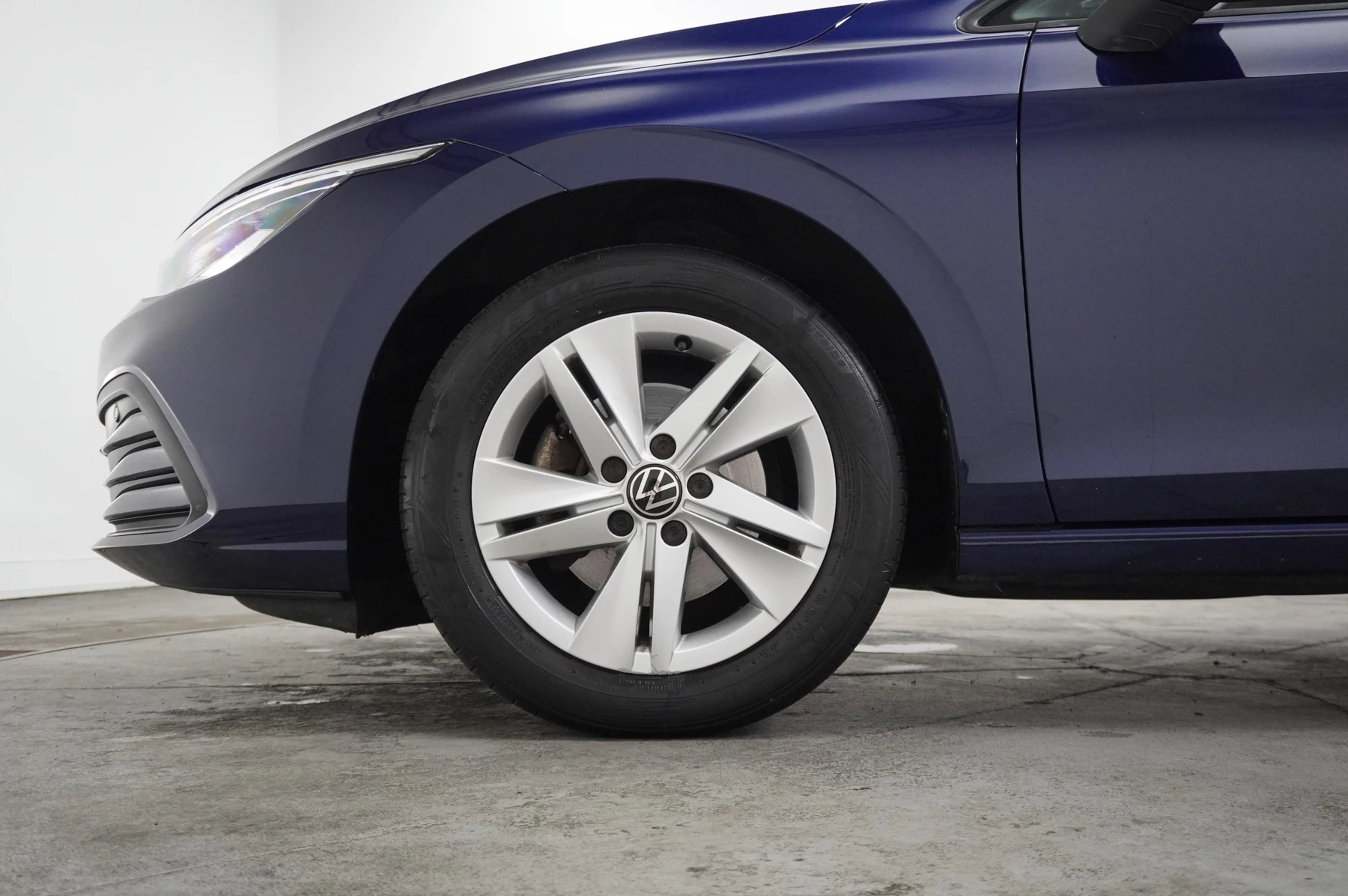 Volkswagen-Golf-image-4