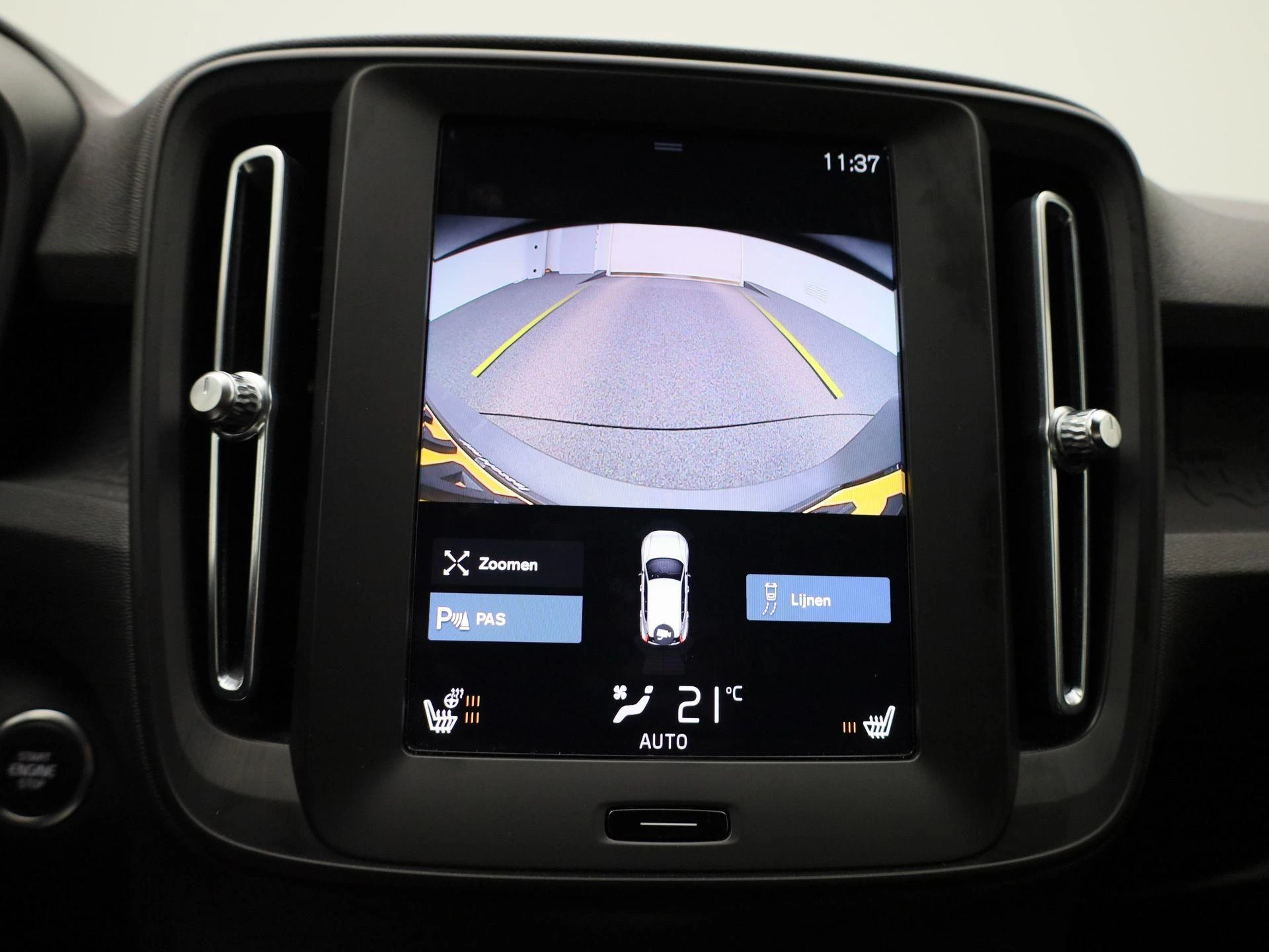 Volvo-XC40-image-25