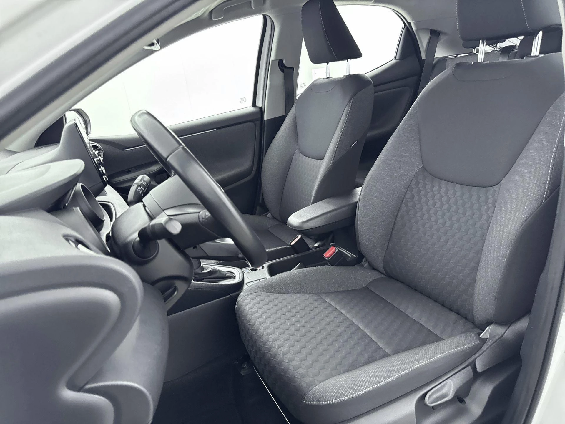 Toyota-Yaris-image-22