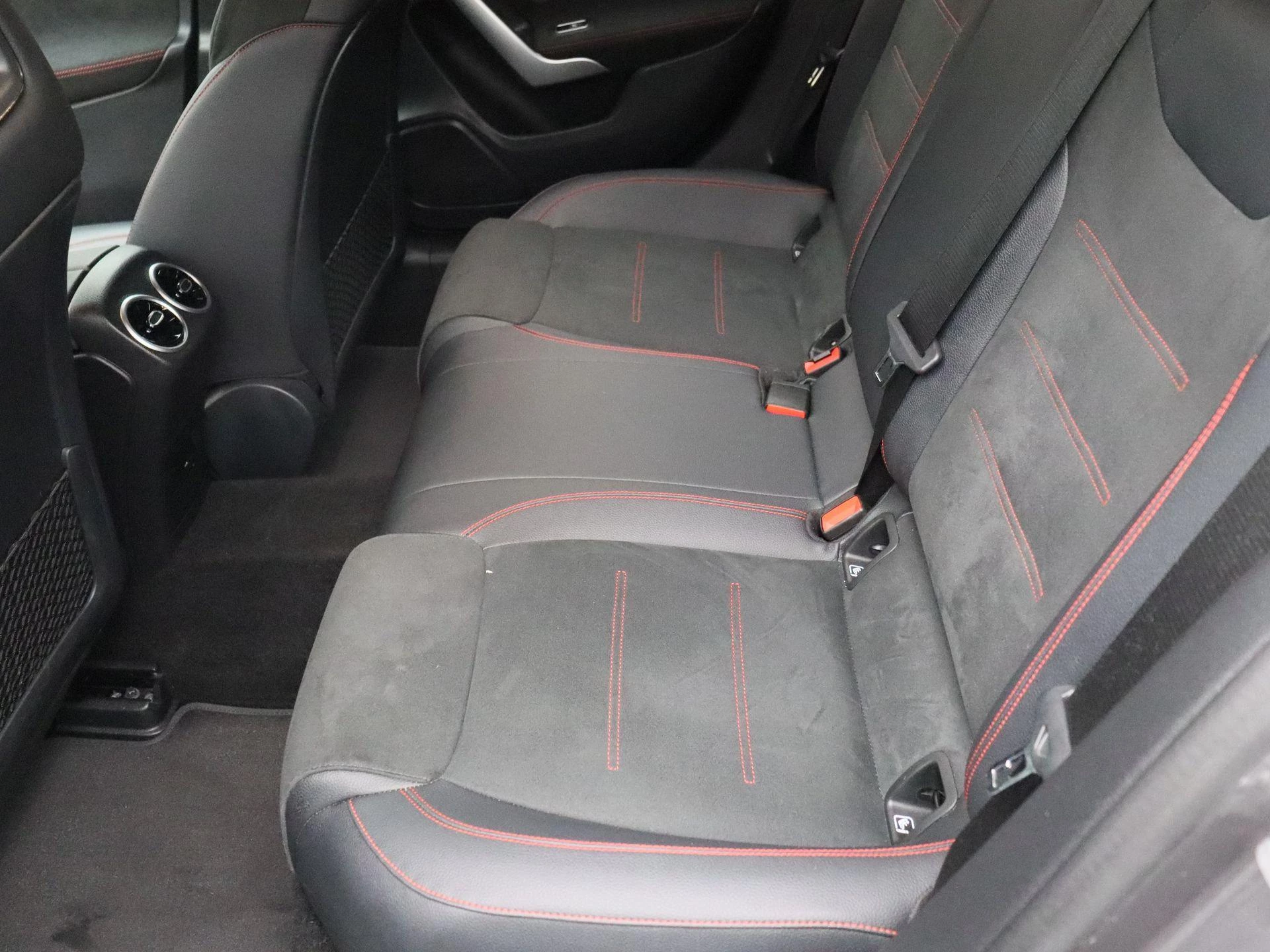 Mercedes-Benz-A-Klasse-image-9