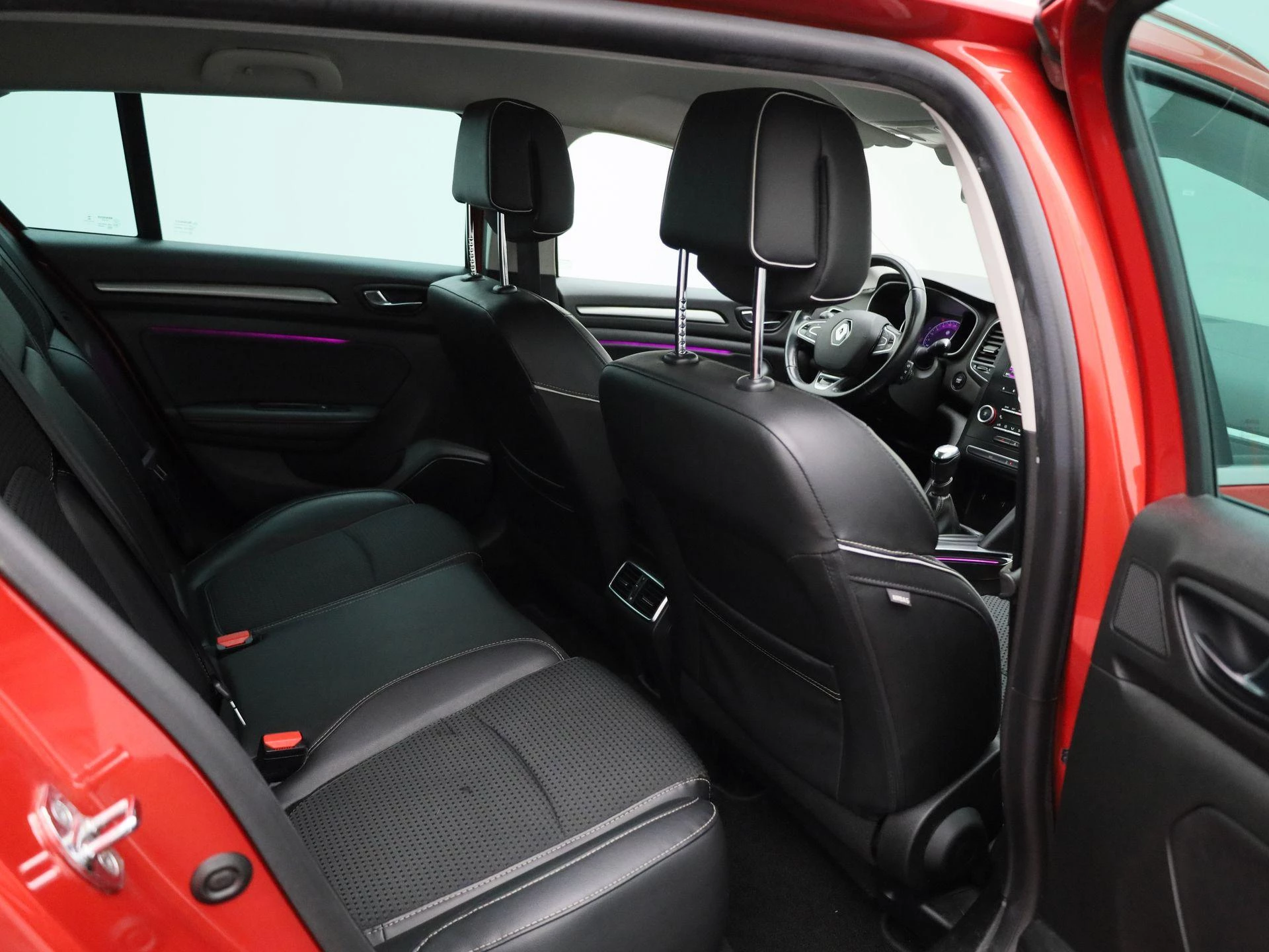 Renault-Mégane Estate-image-36
