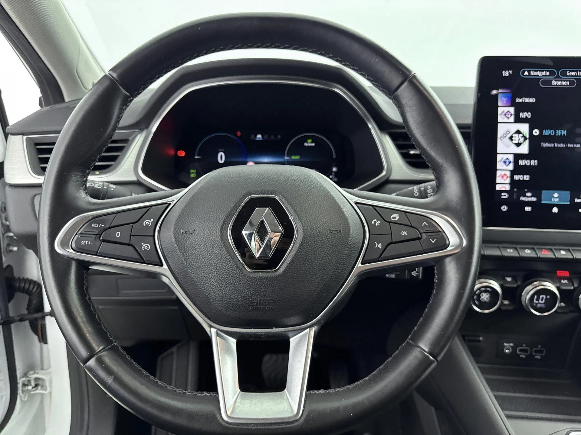 Renault-Captur-image-24