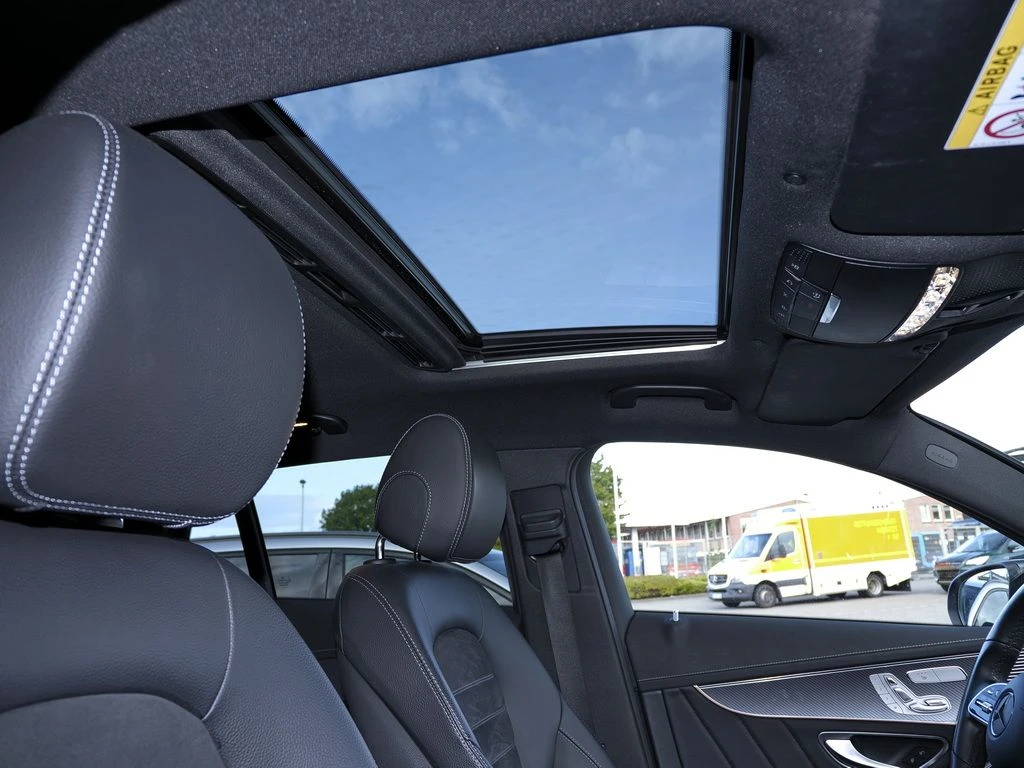 Mercedes-Benz-EQC 400-image-14