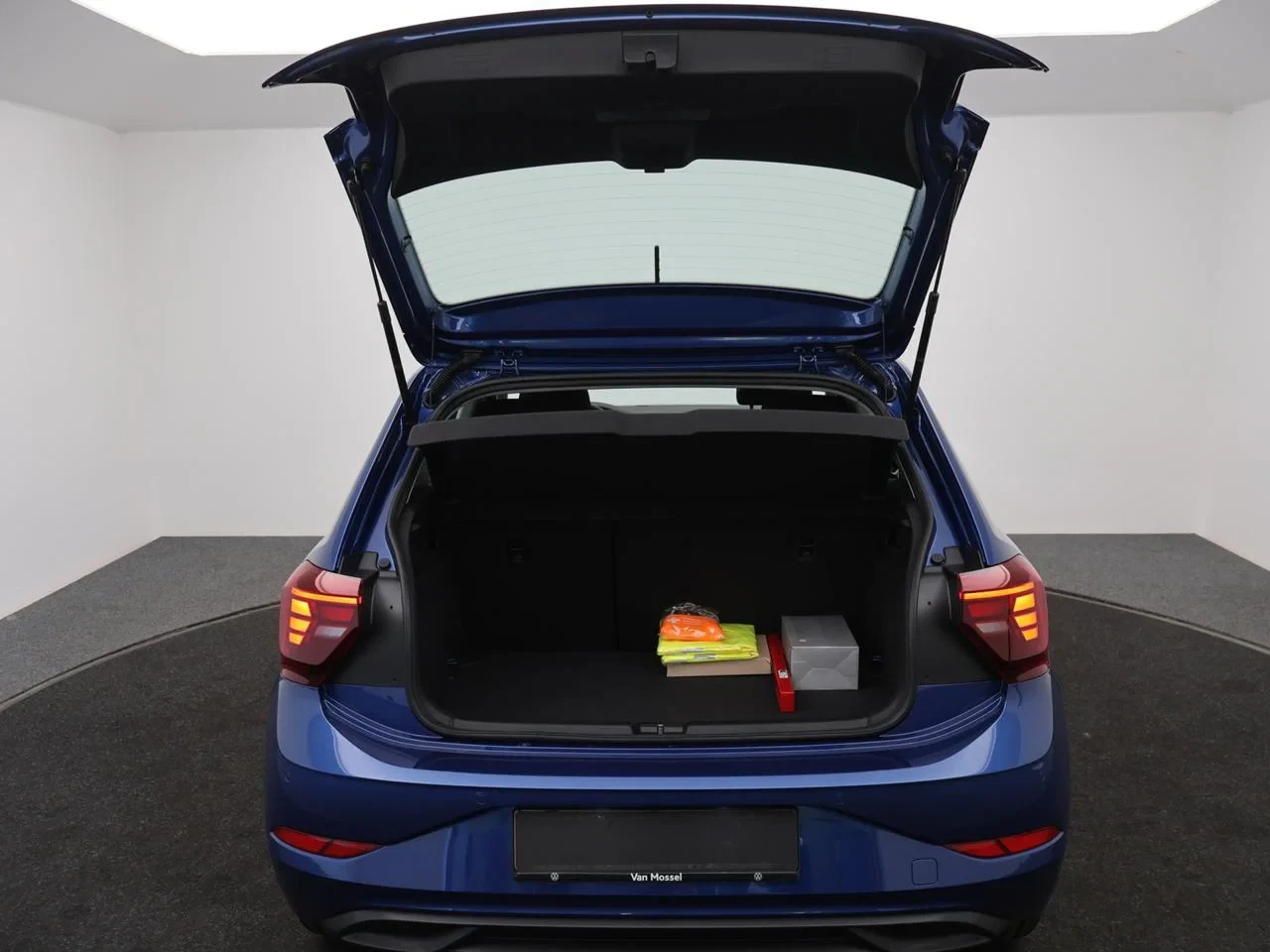 Volkswagen-Polo-image-11