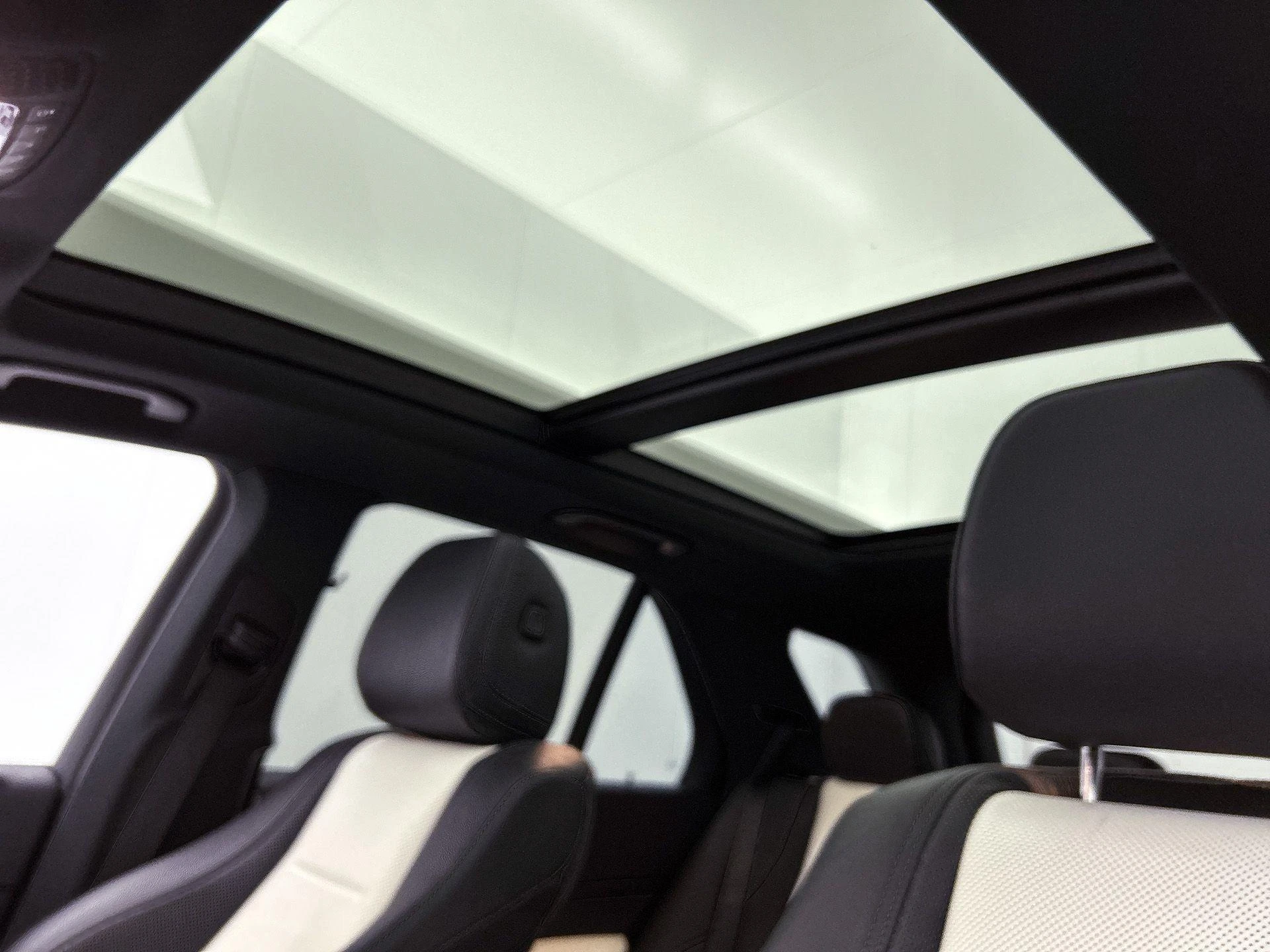 Mercedes-Benz-GLE-image-43