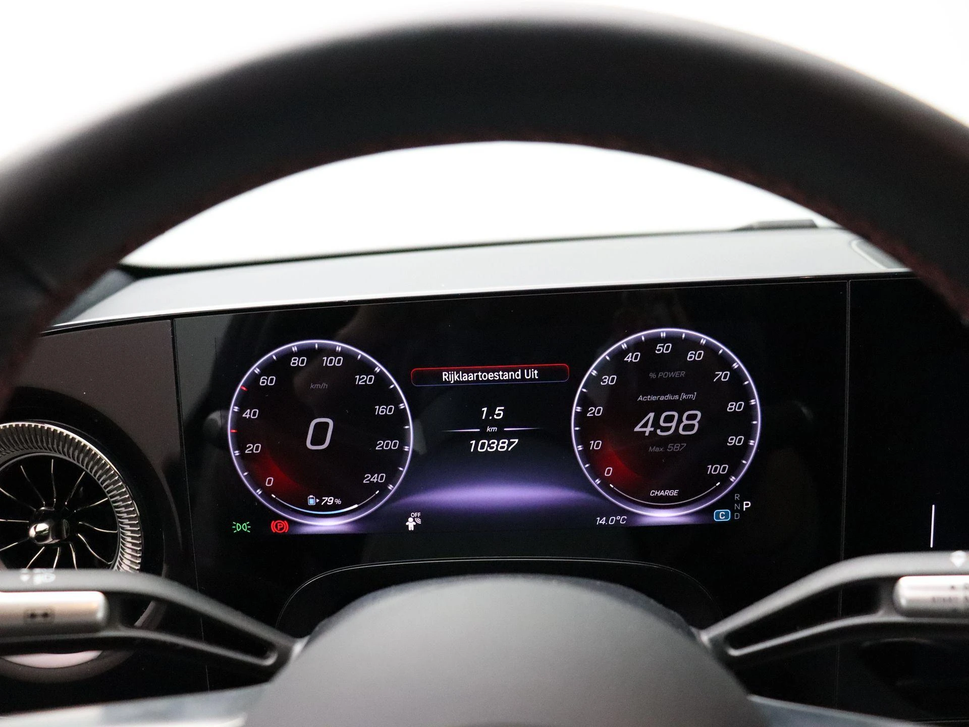 Mercedes-Benz-CLA-image-12