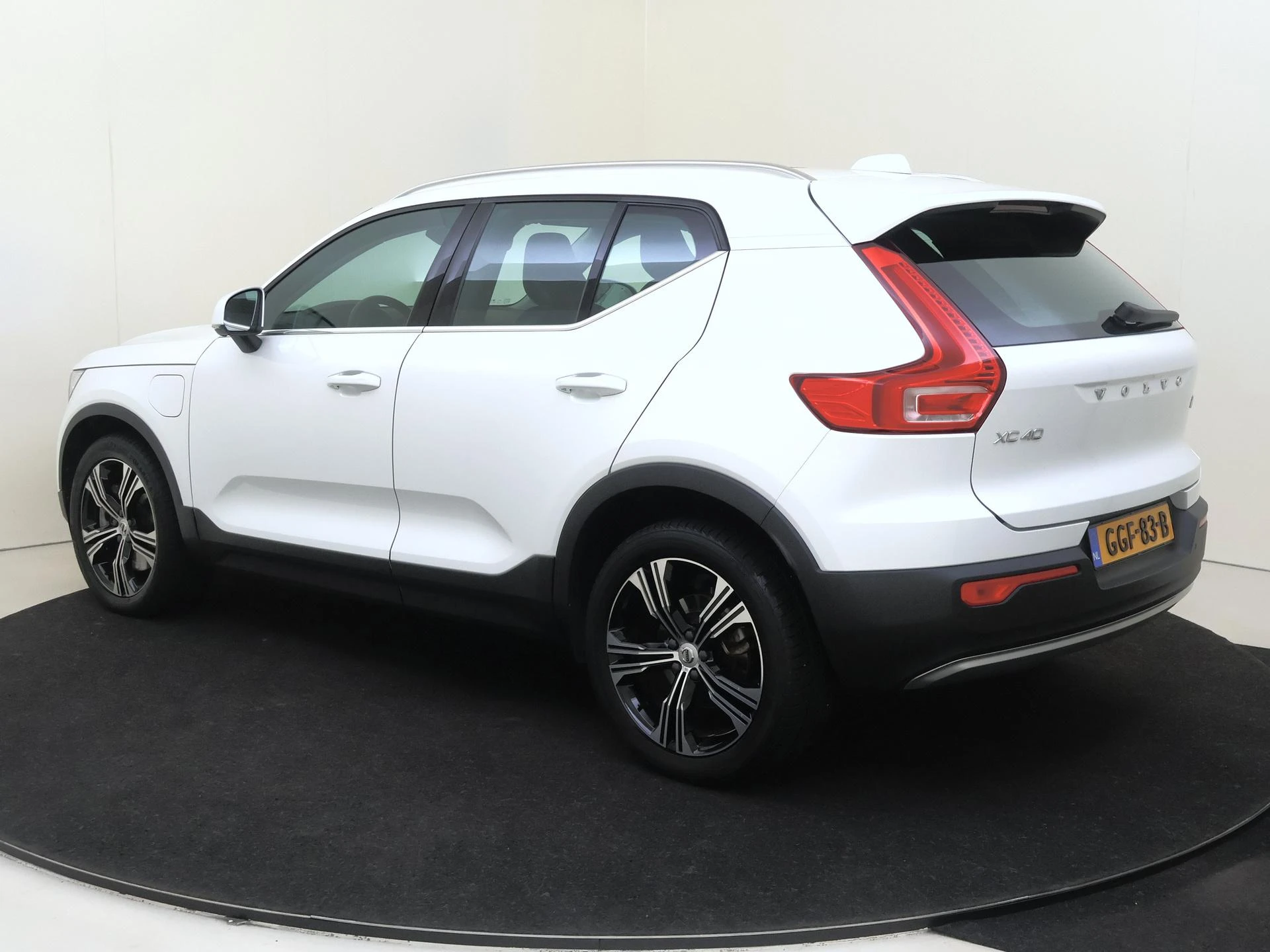 Volvo-XC40-image-2