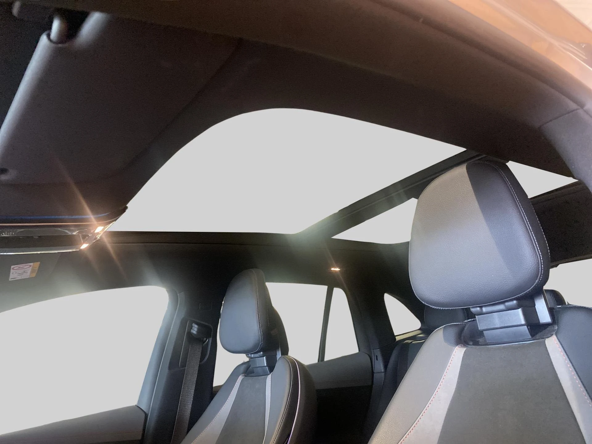 Mercedes-Benz-EQE-image-16