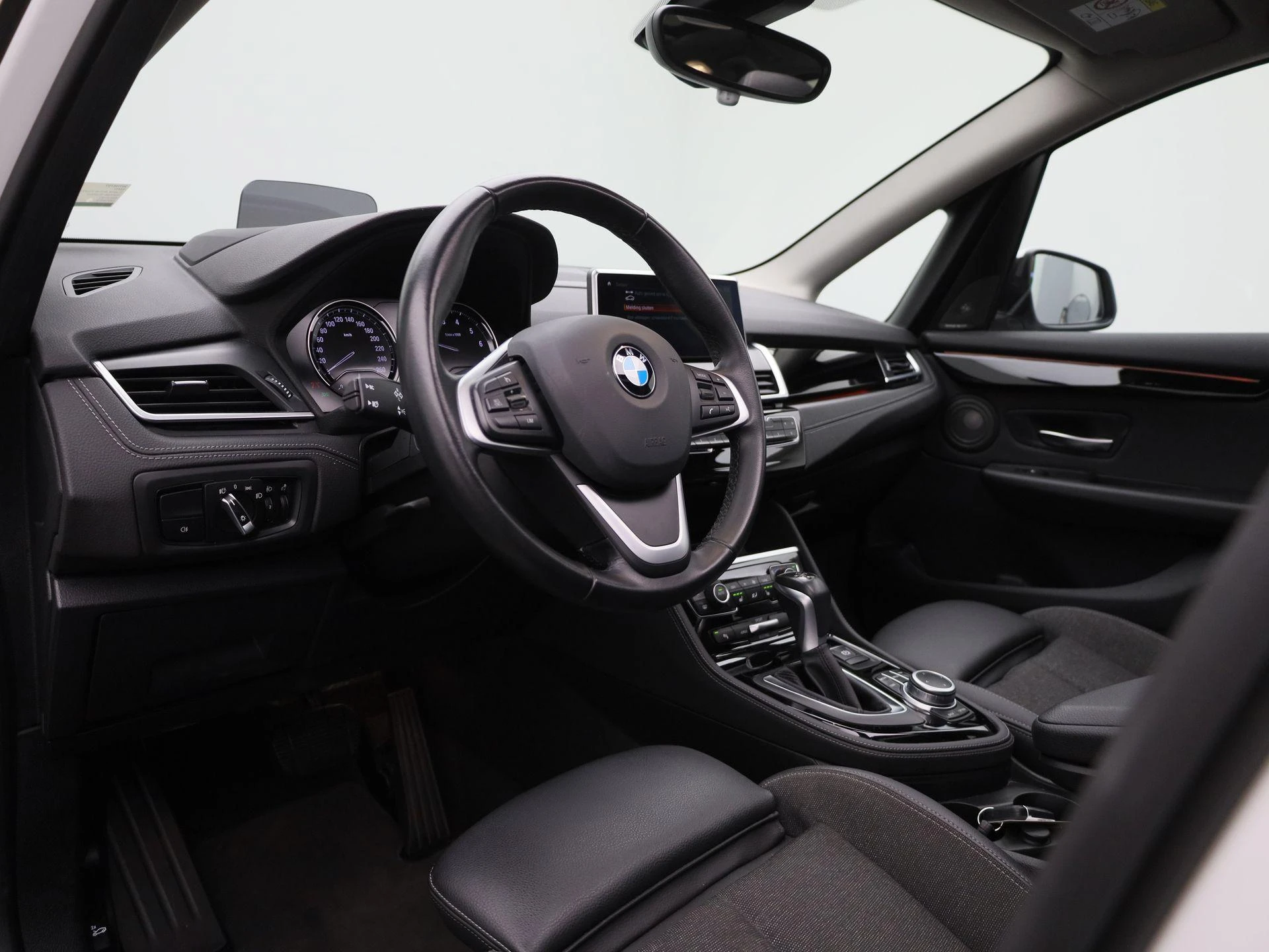 BMW-2 Serie-image-33