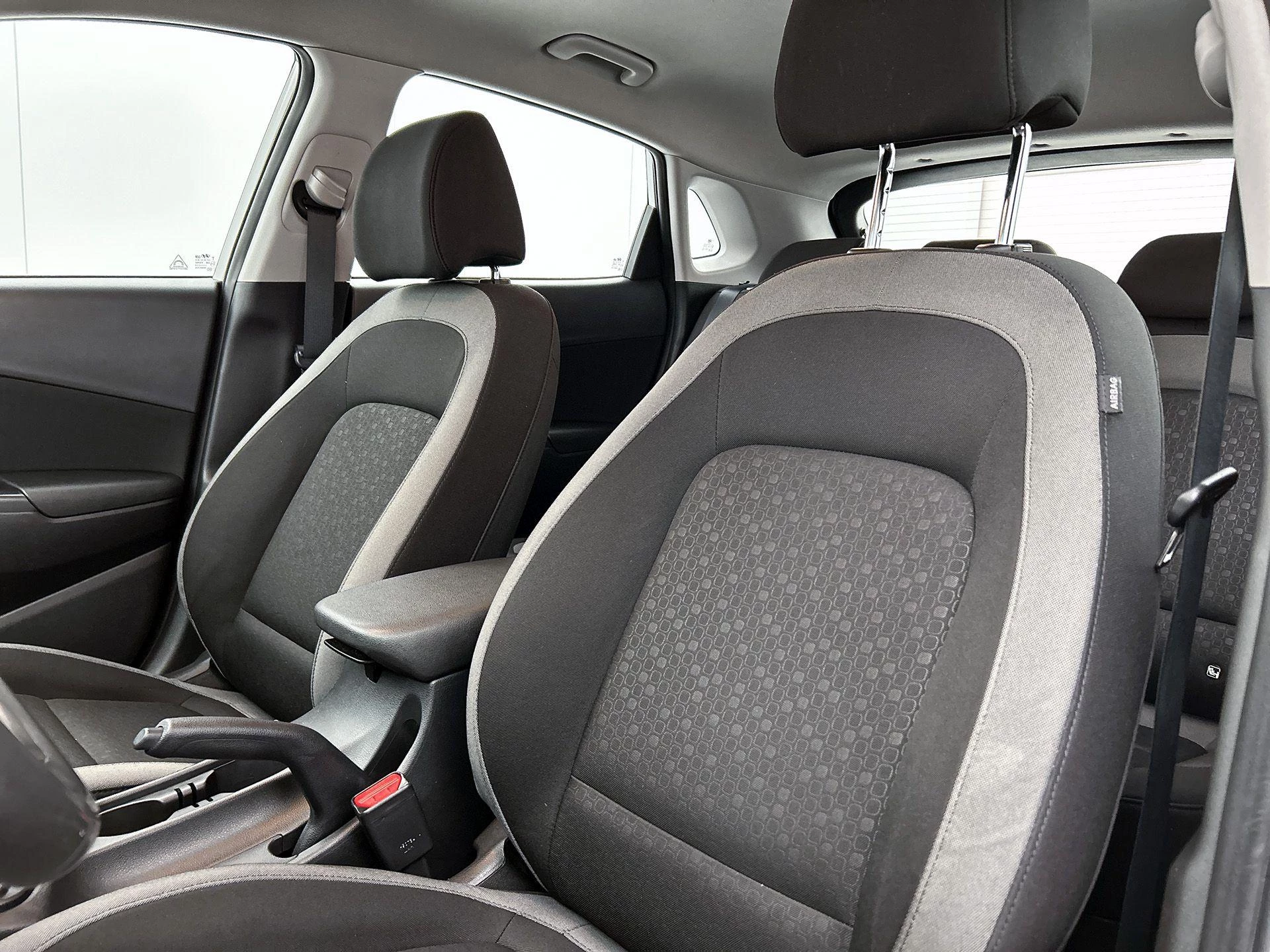 Hyundai-Kona-image-23