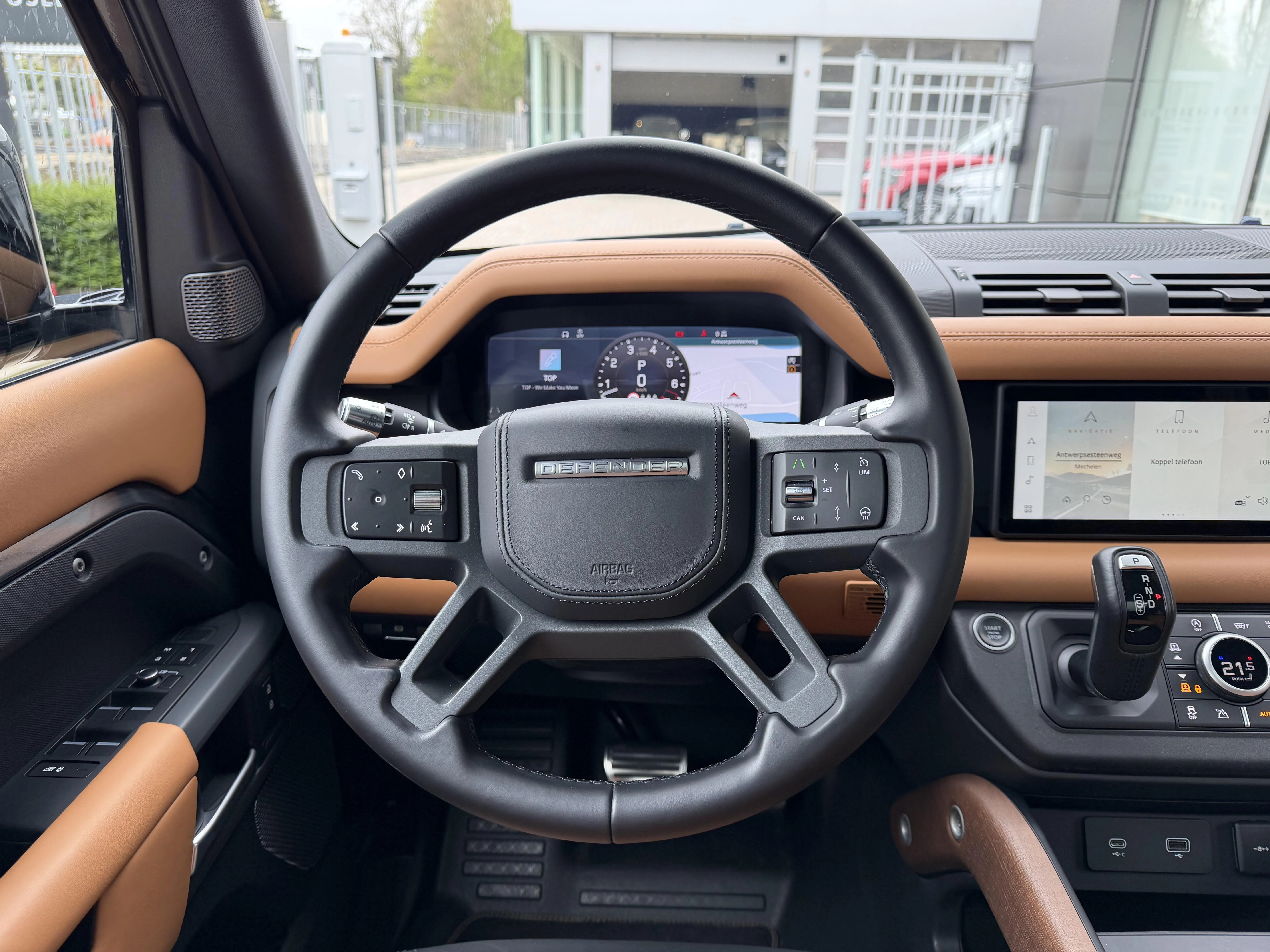 Land Rover Defender P400 XS Edition