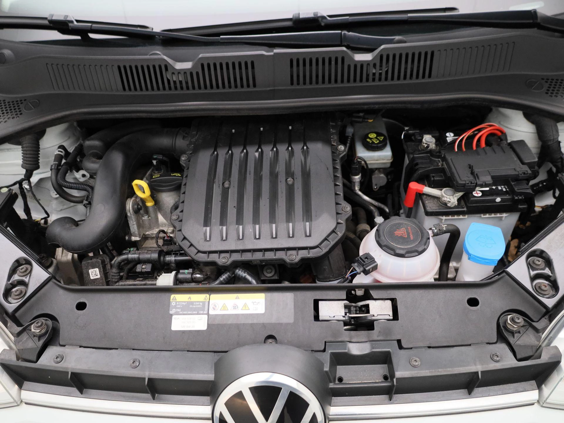 Volkswagen-up!-image-22