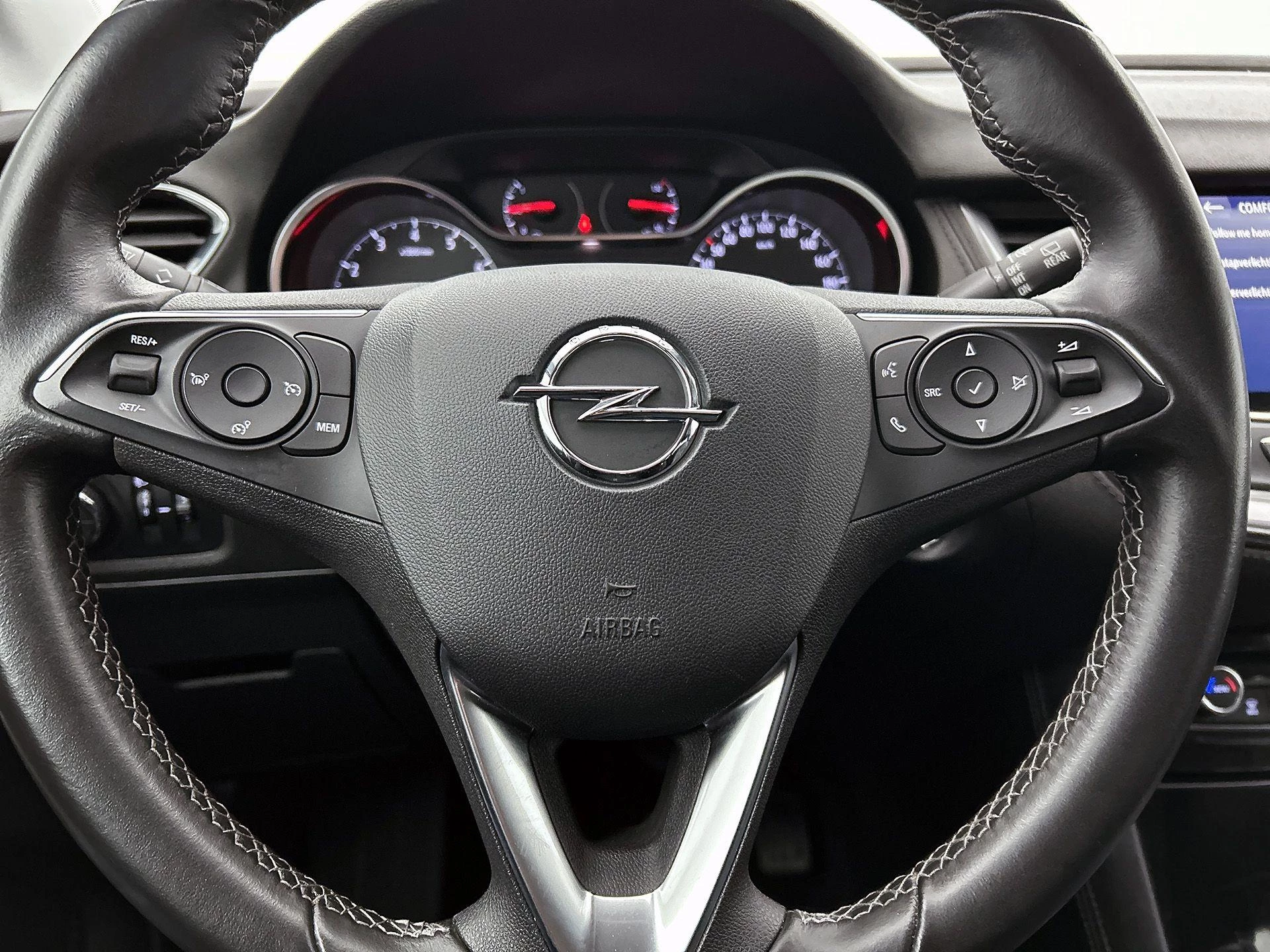 Opel-Grandland X-image-40