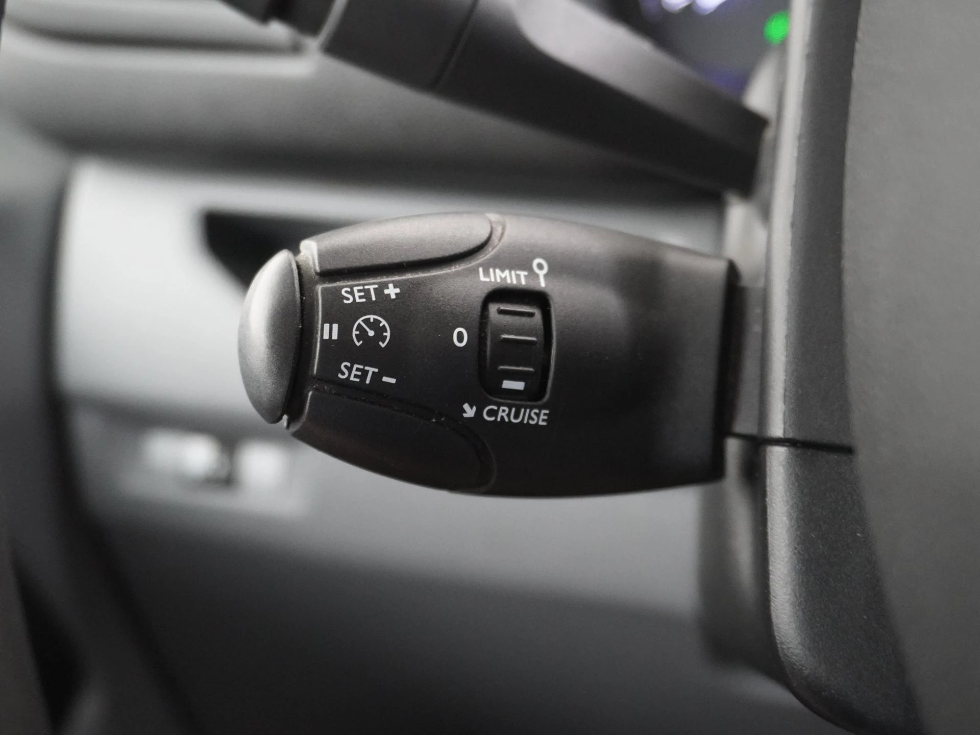 Peugeot-Expert-image-6