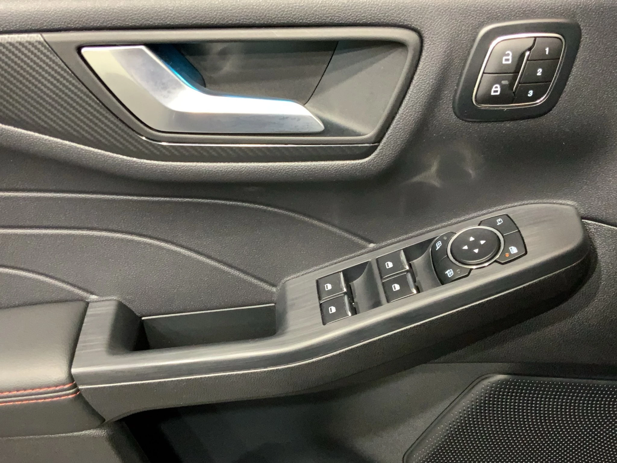 Ford Kuga ST-Line X Aut.*360GRAD*LED-MATRIX*NAVI*GRA*WINTER-PKT.