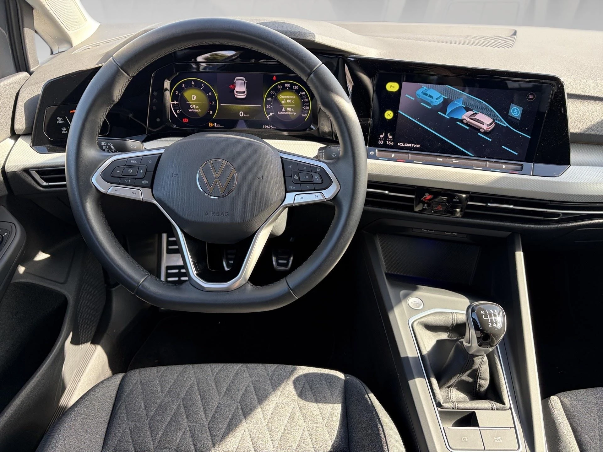 Volkswagen-Golf-image-3