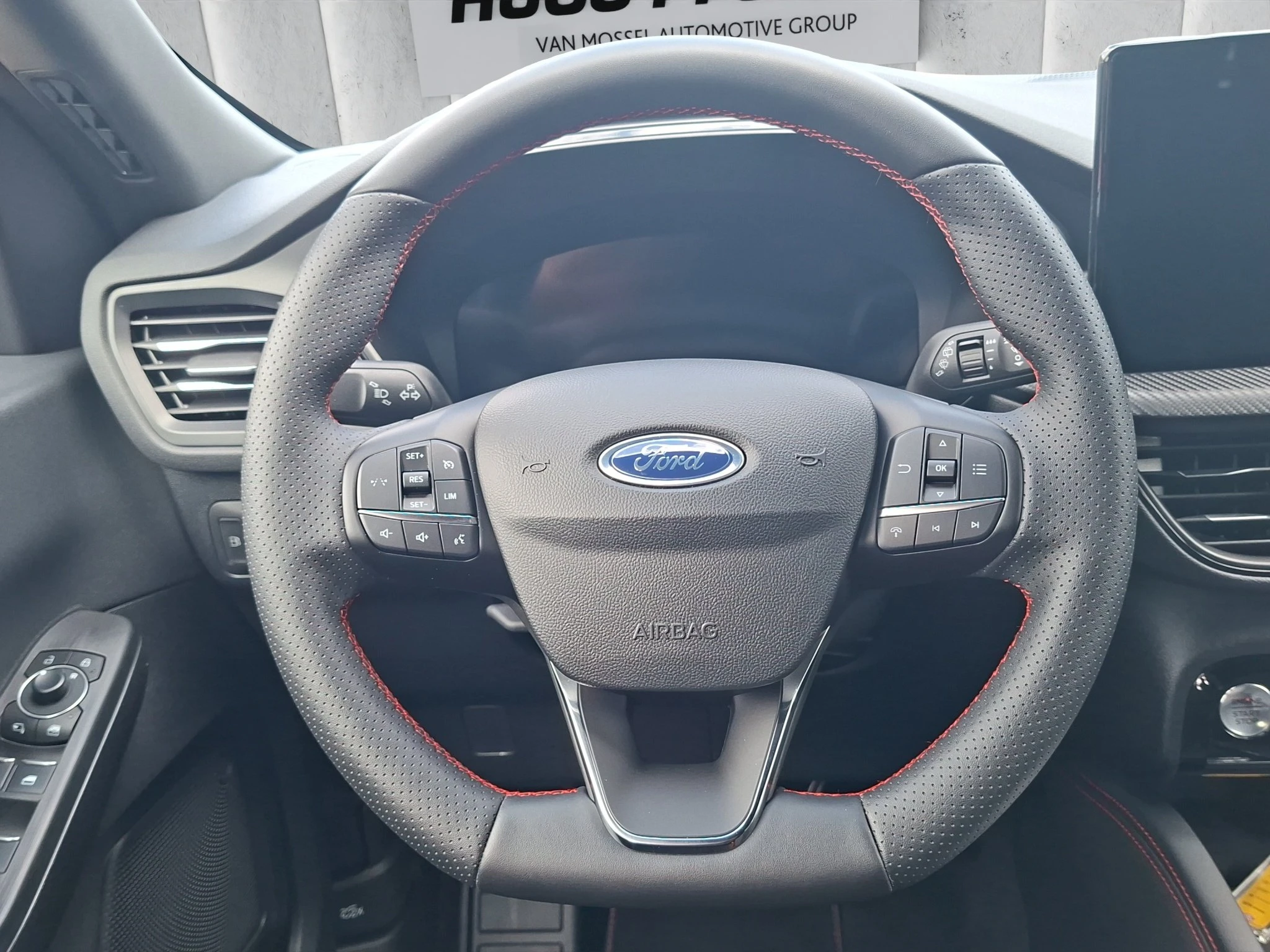 Ford-Kuga-image-12