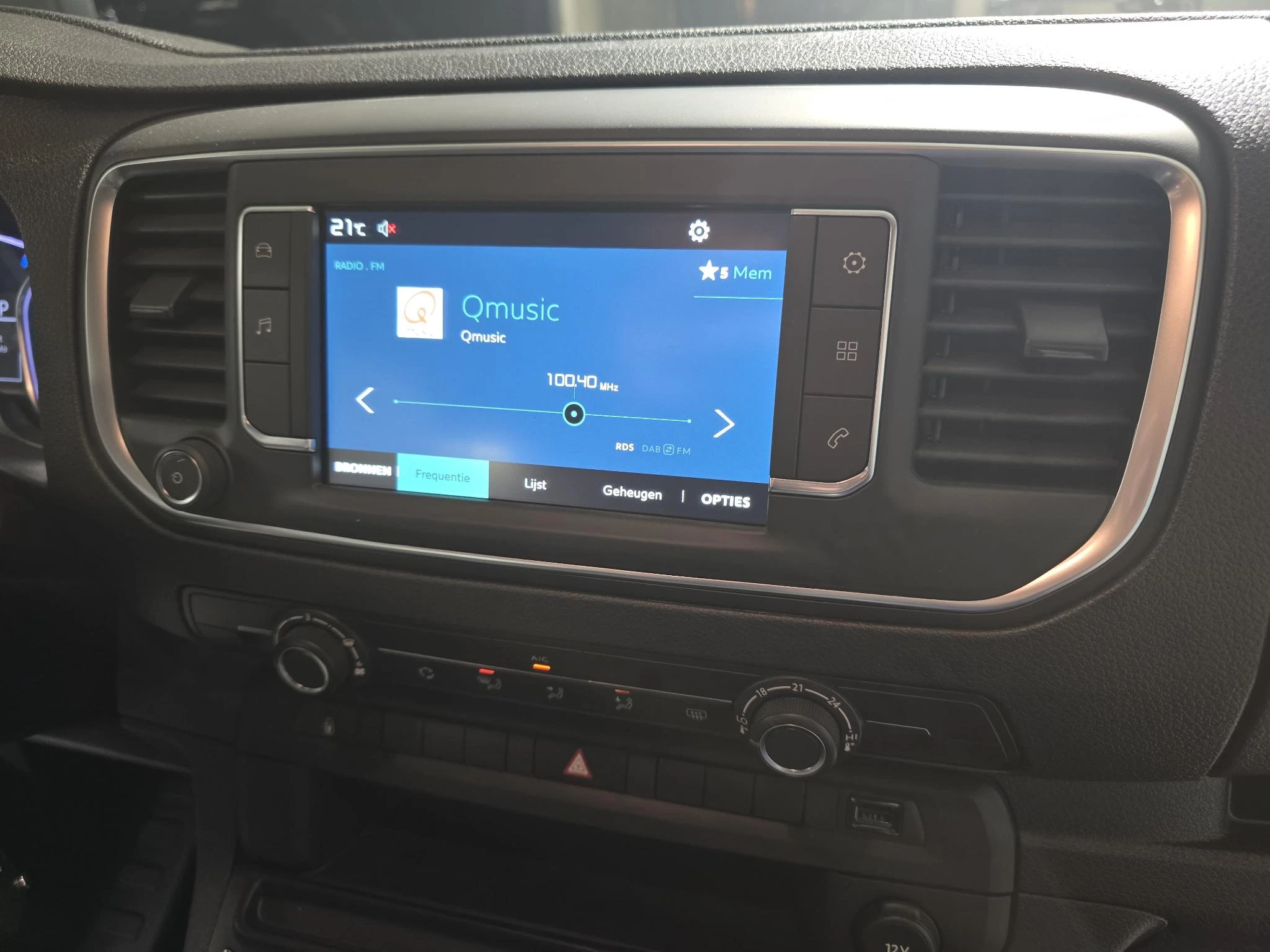 Citroën-ë-Jumpy-image-14