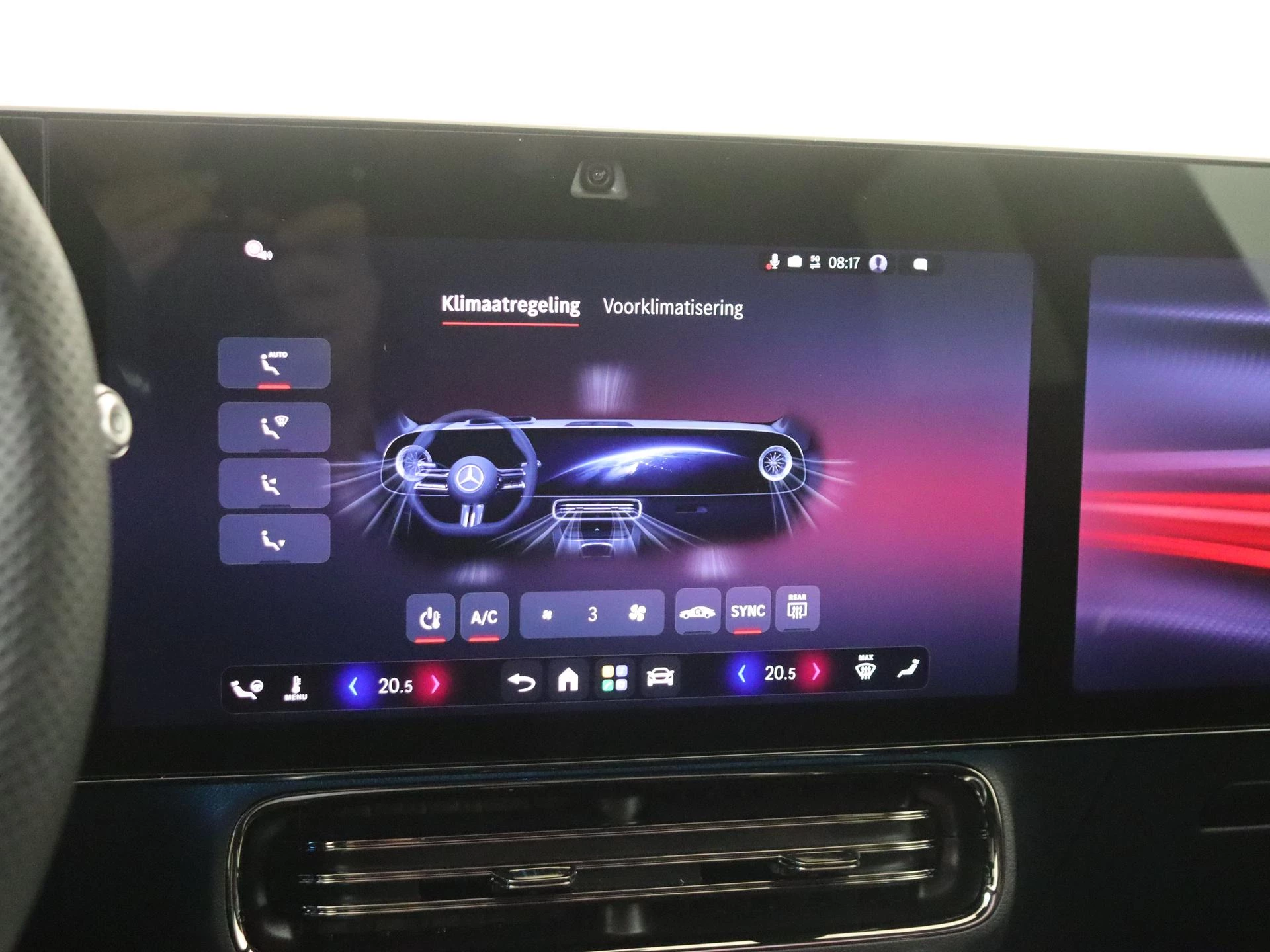 Mercedes-Benz-CLA-image-18