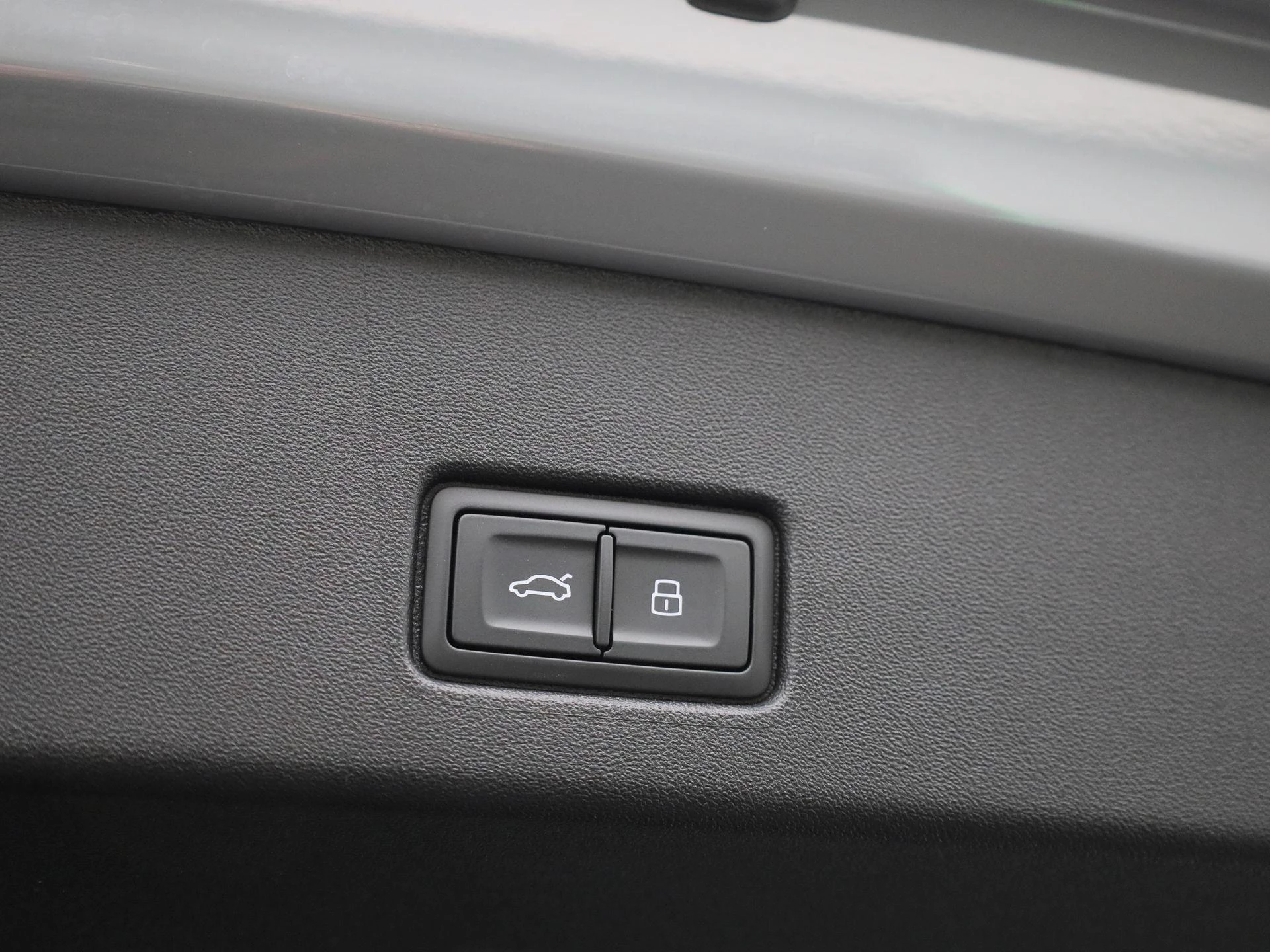 Audi-Q4 e-tron-image-14