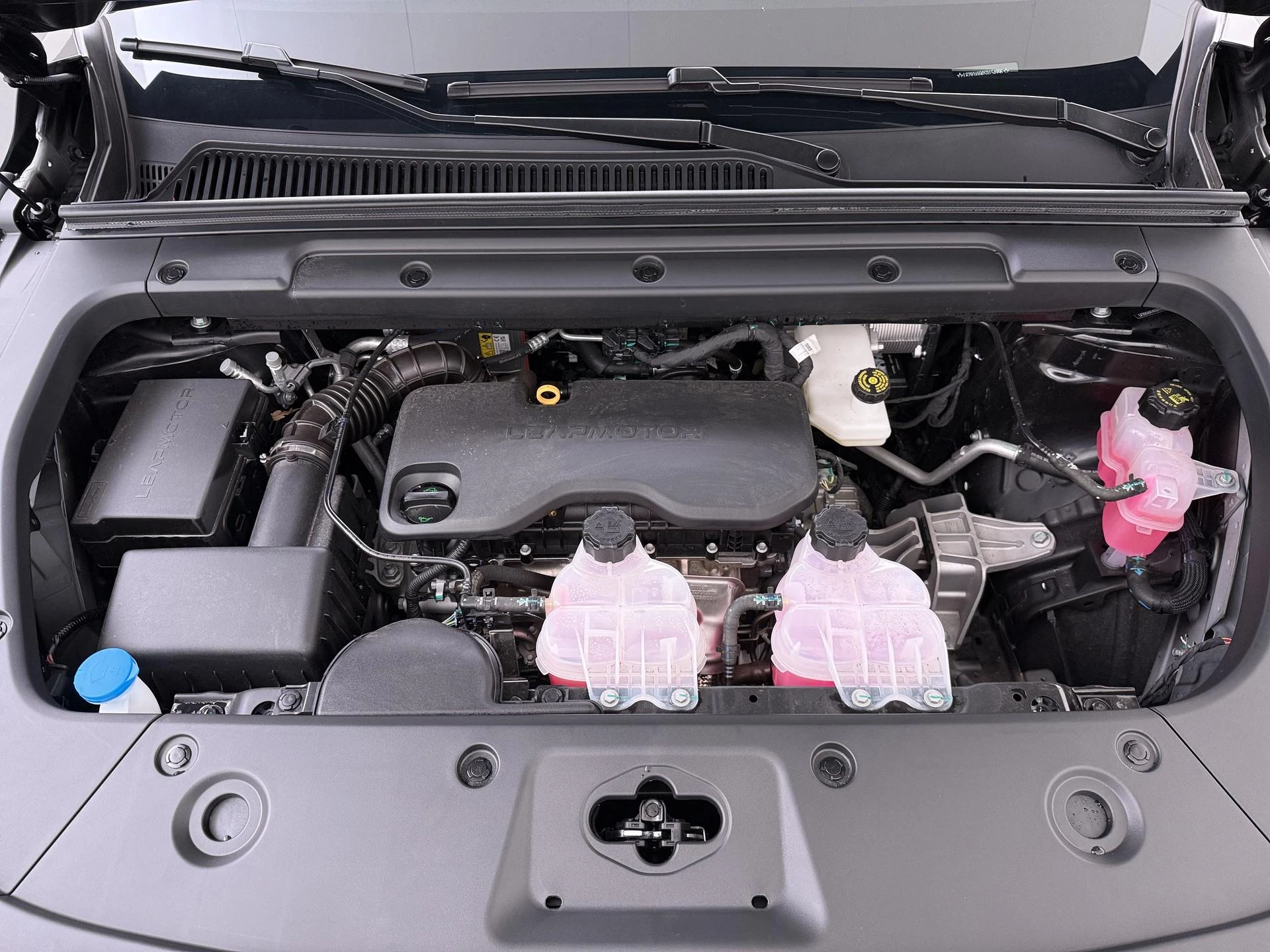 Leapmotor C10 Design REEV 28.4 kWh