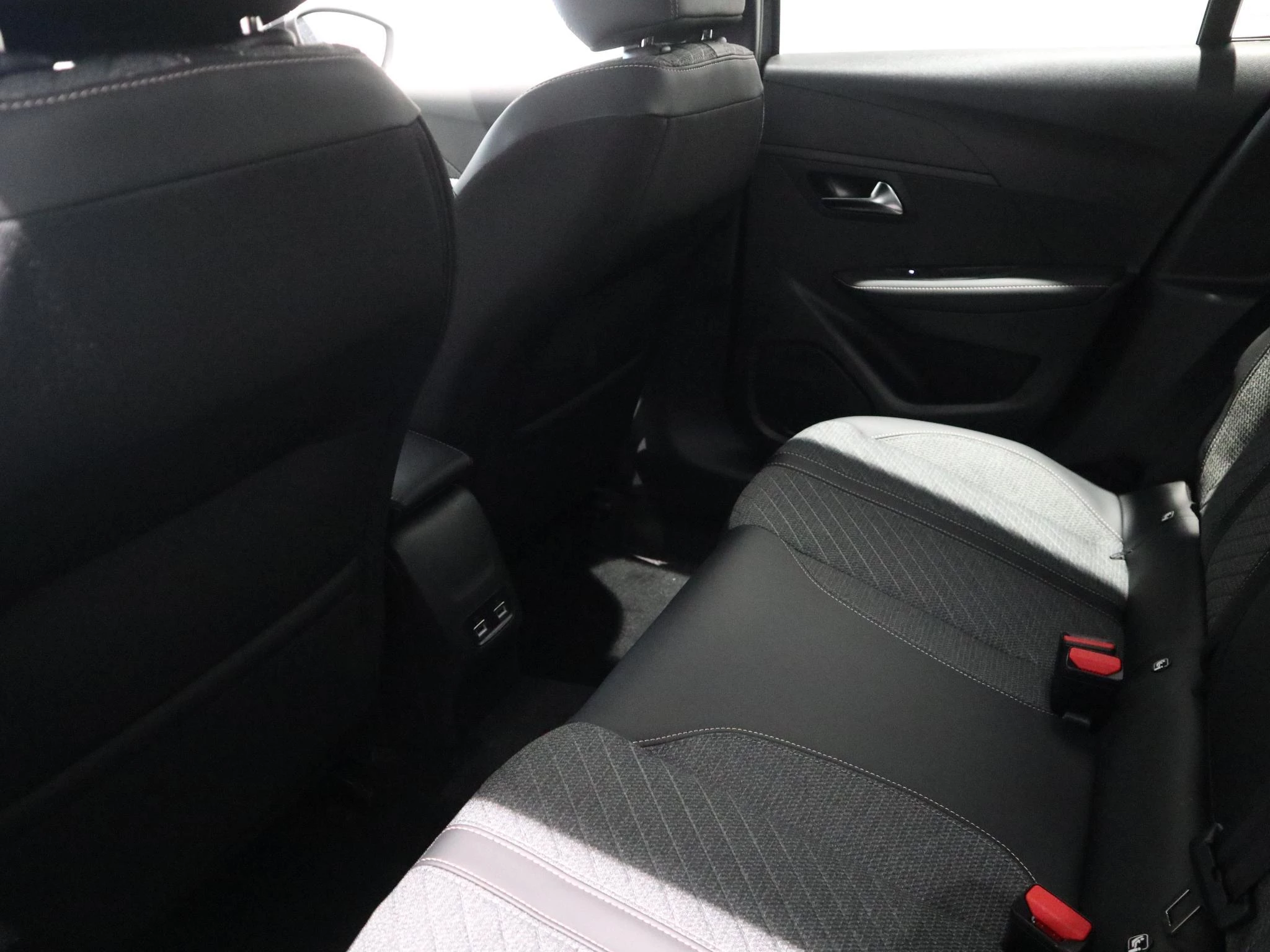 Peugeot-208-image-11