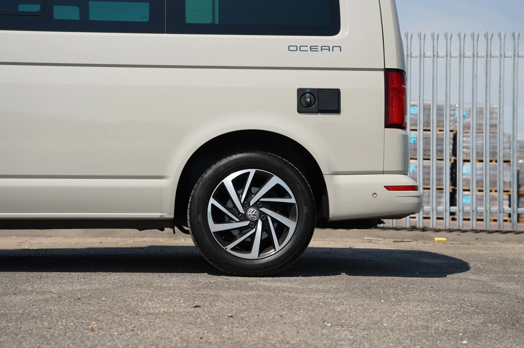 Volkswagen-California-image-25