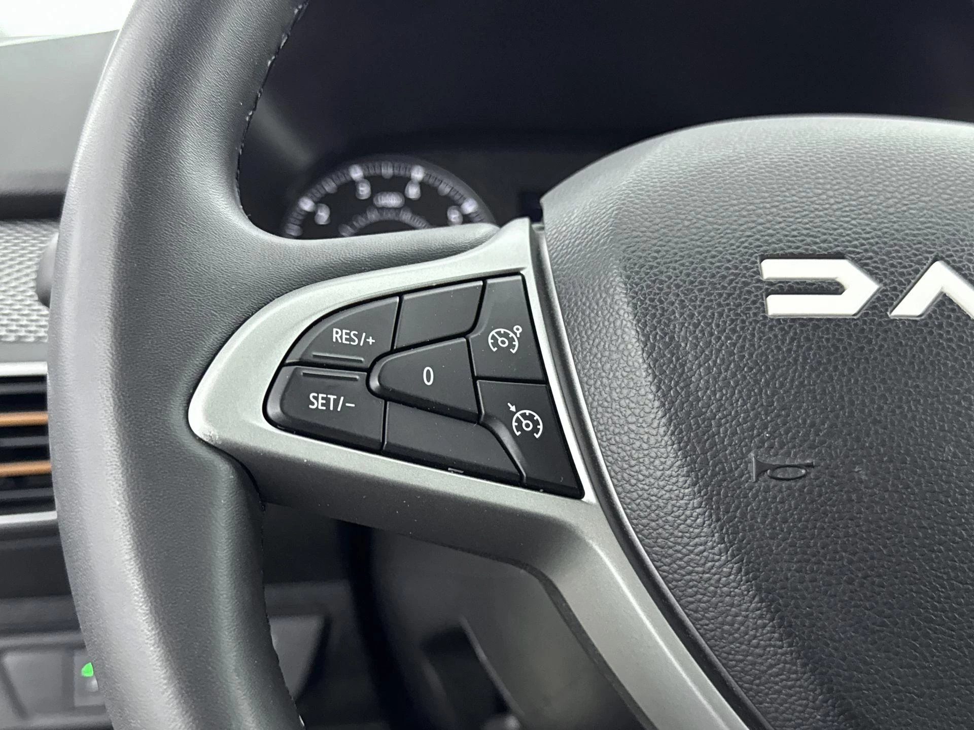 Dacia-Sandero Stepway-image-8