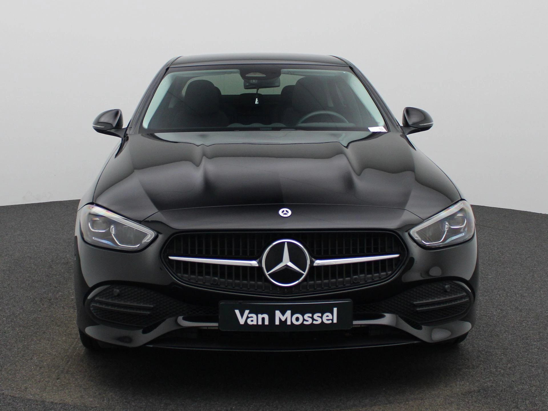 Mercedes-Benz-C-Klasse-image-2