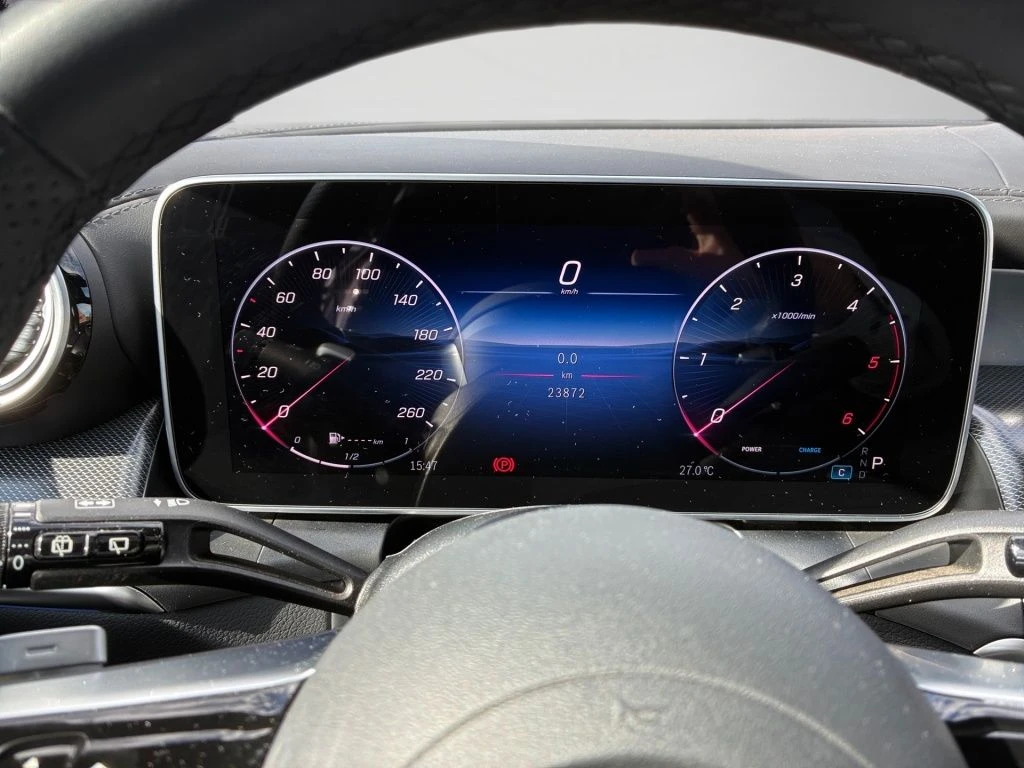 Mercedes-Benz-GLC 220 d-image-6