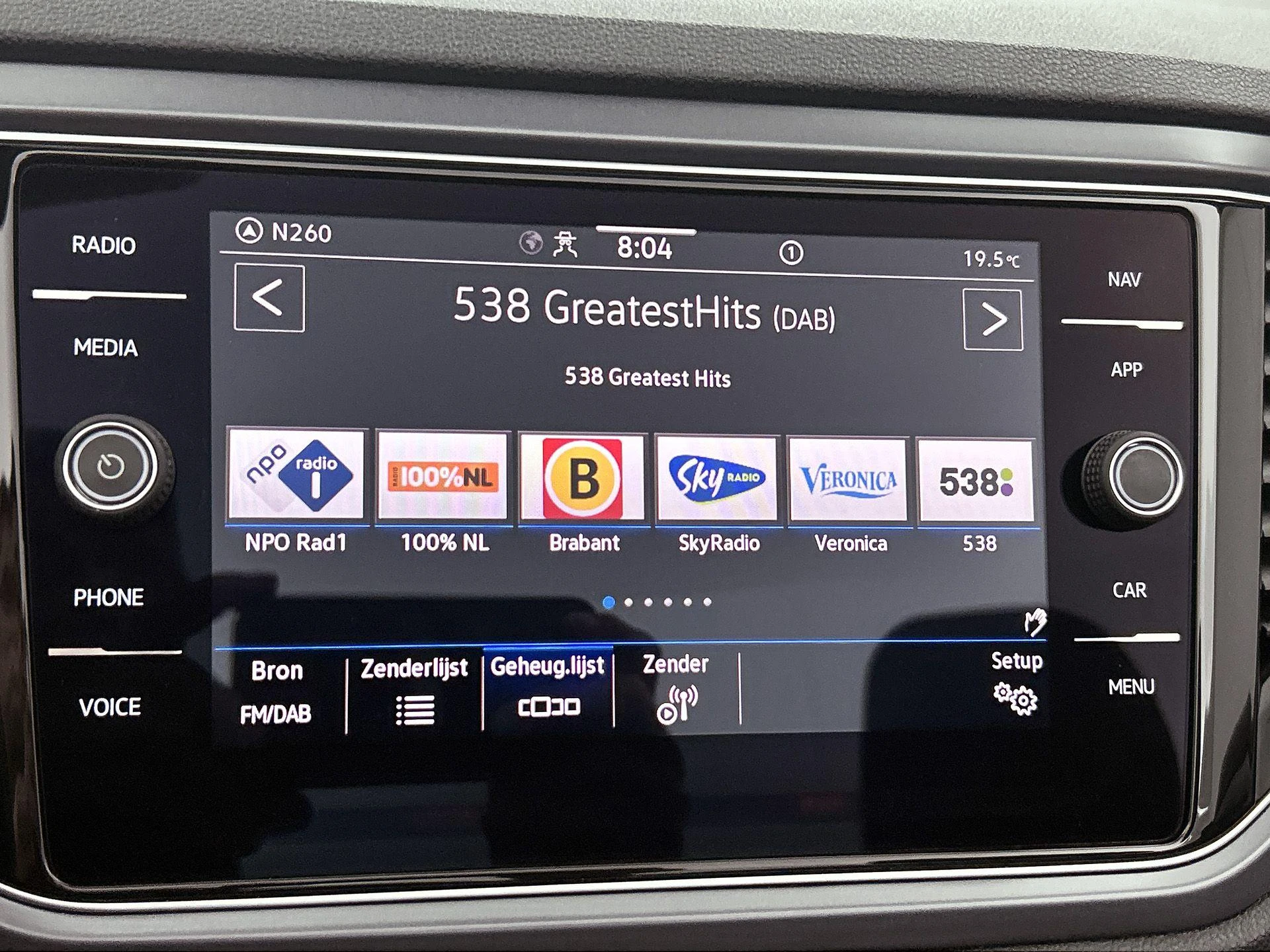 Volkswagen-T-Roc-image-6