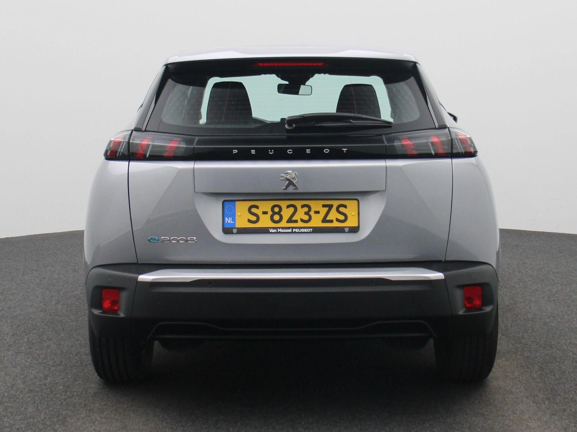 Peugeot-e-2008-image-4