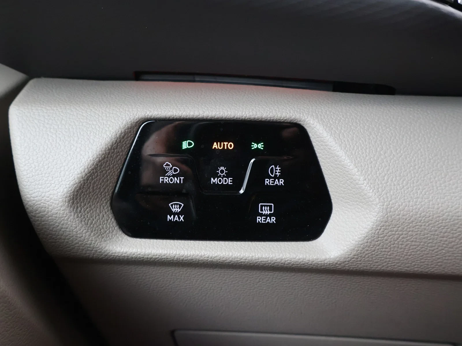 Volkswagen Multivan T7 eHybrid (PHEV) Multivan Style Korte versie 1.5 eHybrid 4X4 245PK *AUTOMAAT*7 ZITPLAATSEN*LEDER*ALCANTARA*CAMERA*PDC