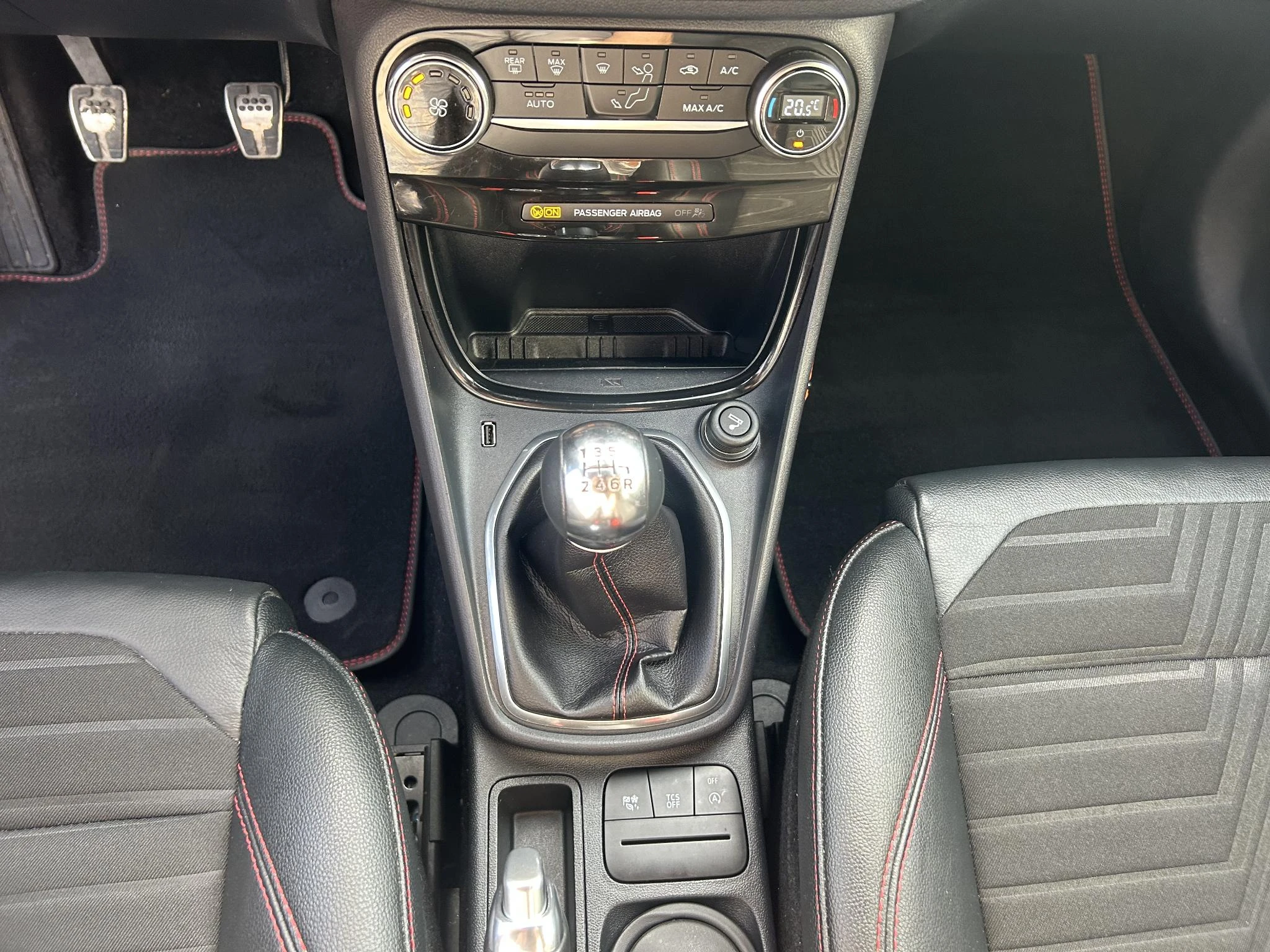 Ford-Puma-image-19