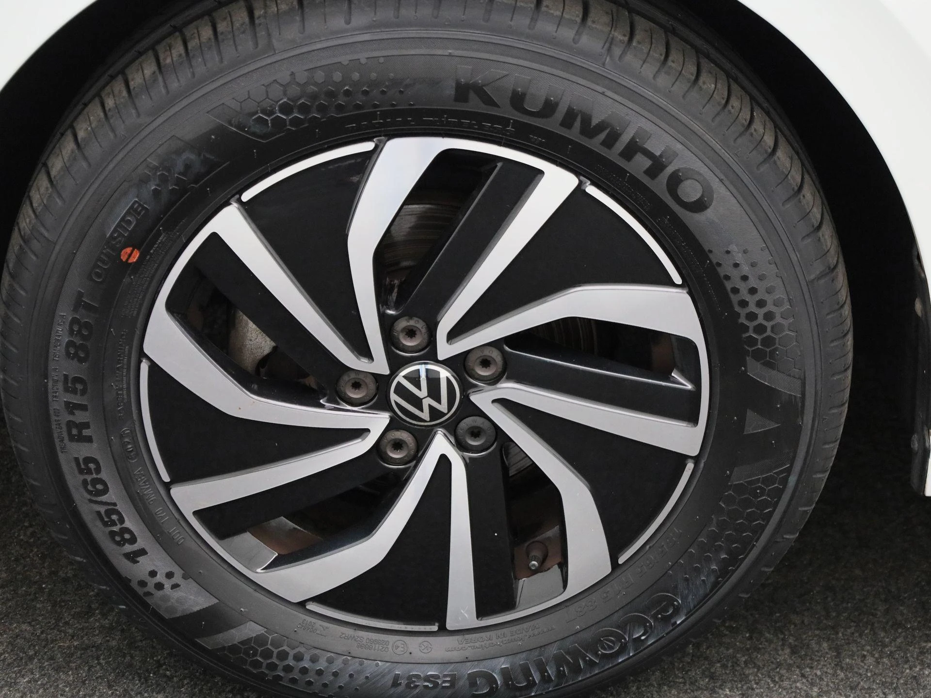 Volkswagen-Polo-image-11