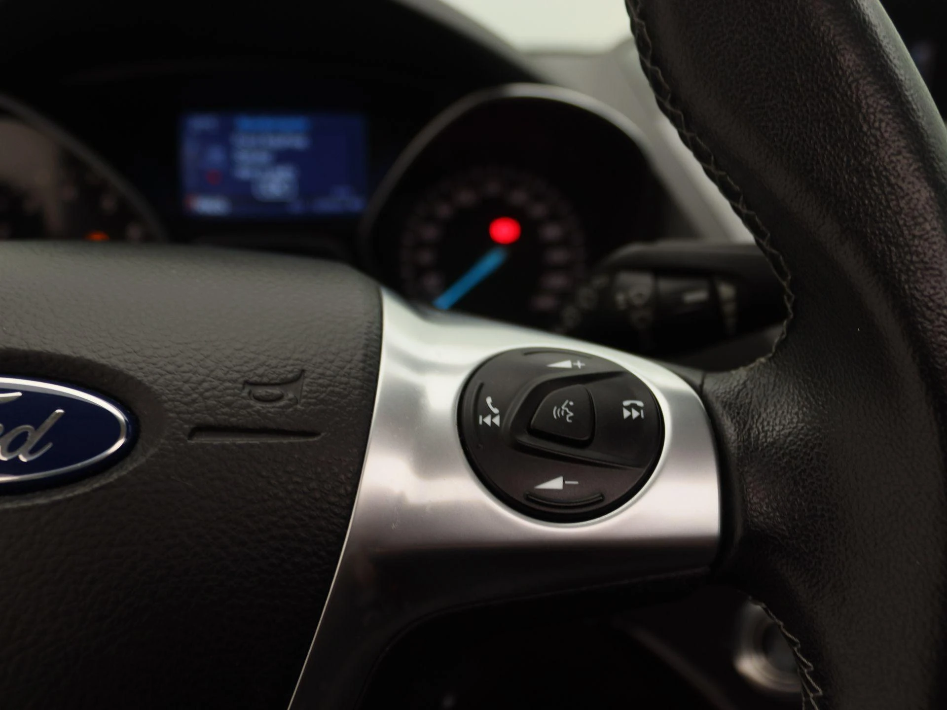 Ford-Kuga-image-19