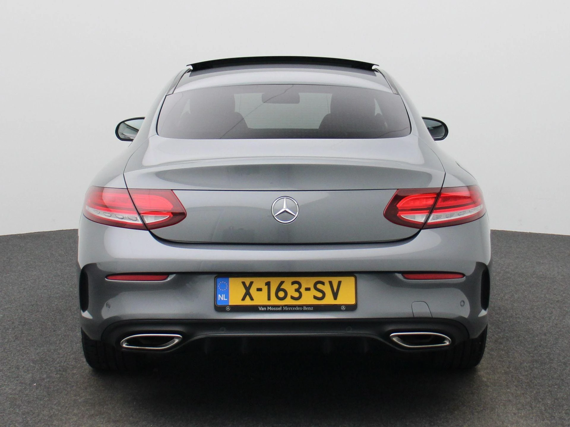 Mercedes-Benz-C-Klasse-image-4