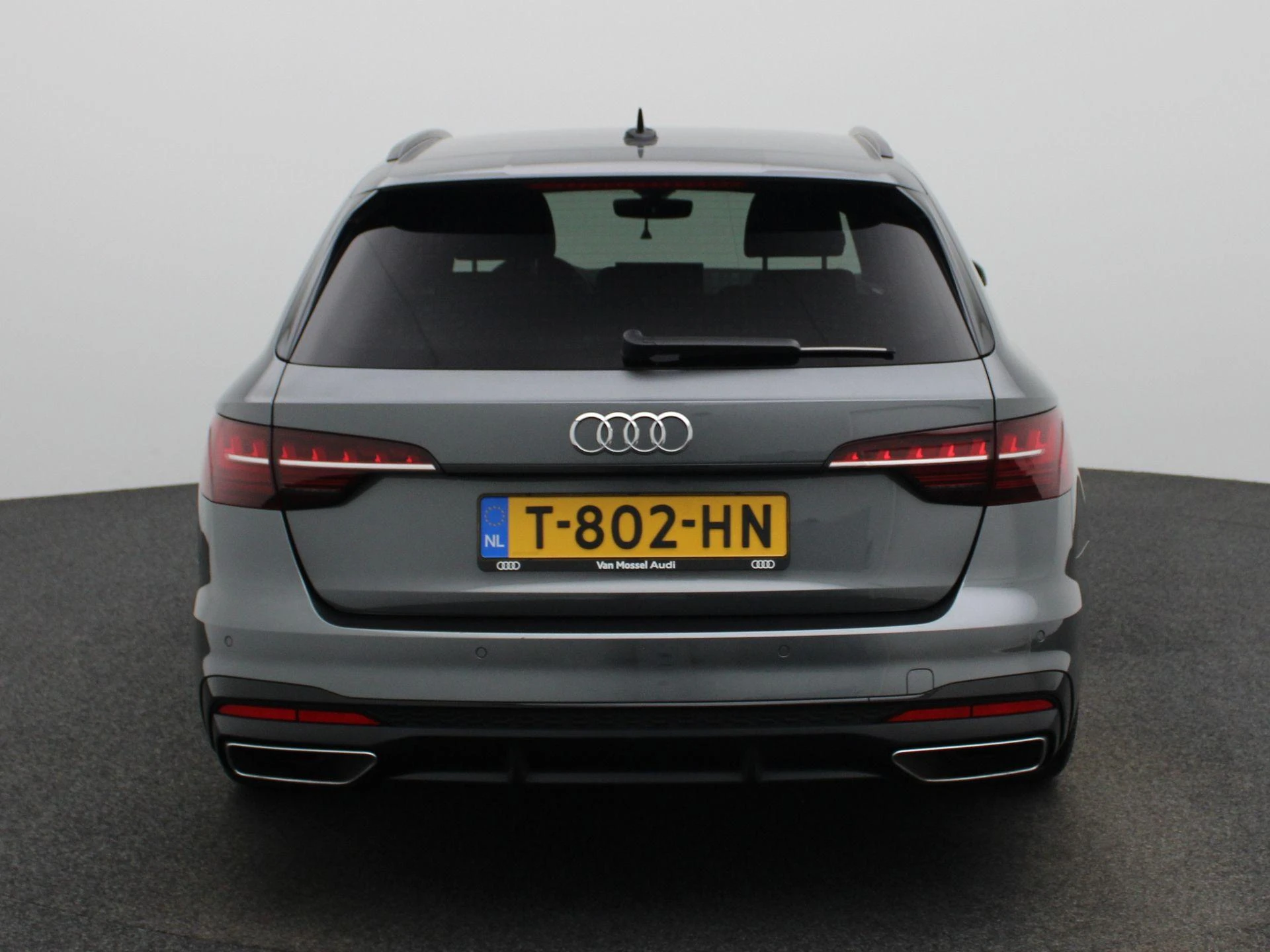 Audi-A4-image-4