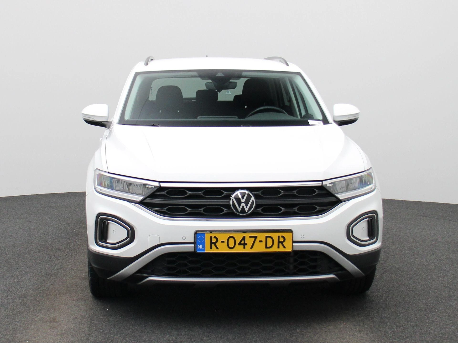 Volkswagen-T-Roc-image-2