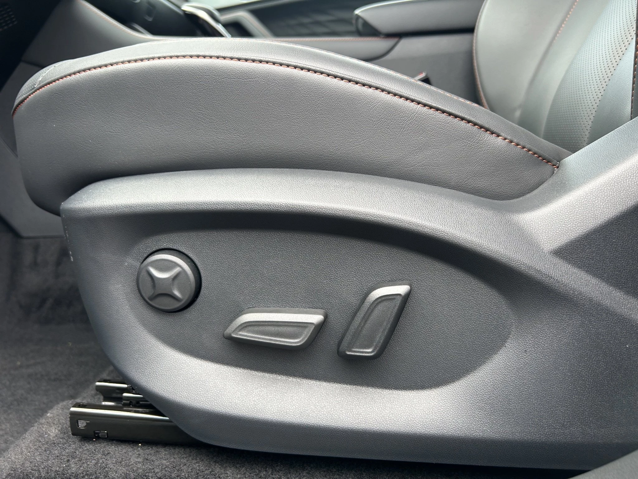 MG HS Luxury 1.5T-GDI Auto Sports Utility Vehicle. 125 kW. 5-türig