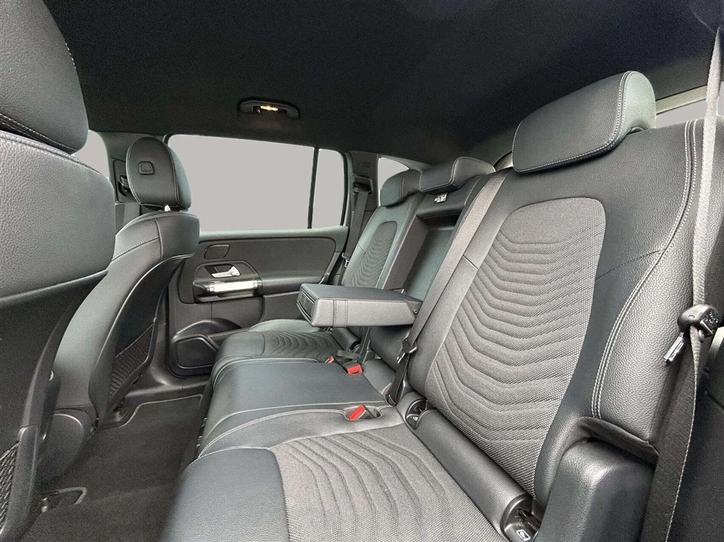 Mercedes-Benz-EQB-image-20