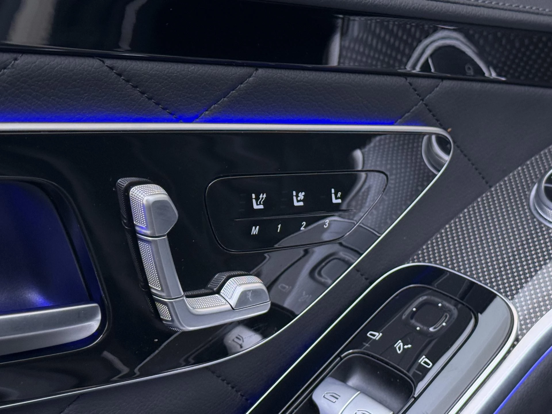 Mercedes-Benz-S-Klasse-image-24