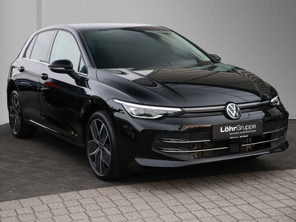Volkswagen Golf VIII 1.5 eTSI DSG Style AHK/Navi/RFK
