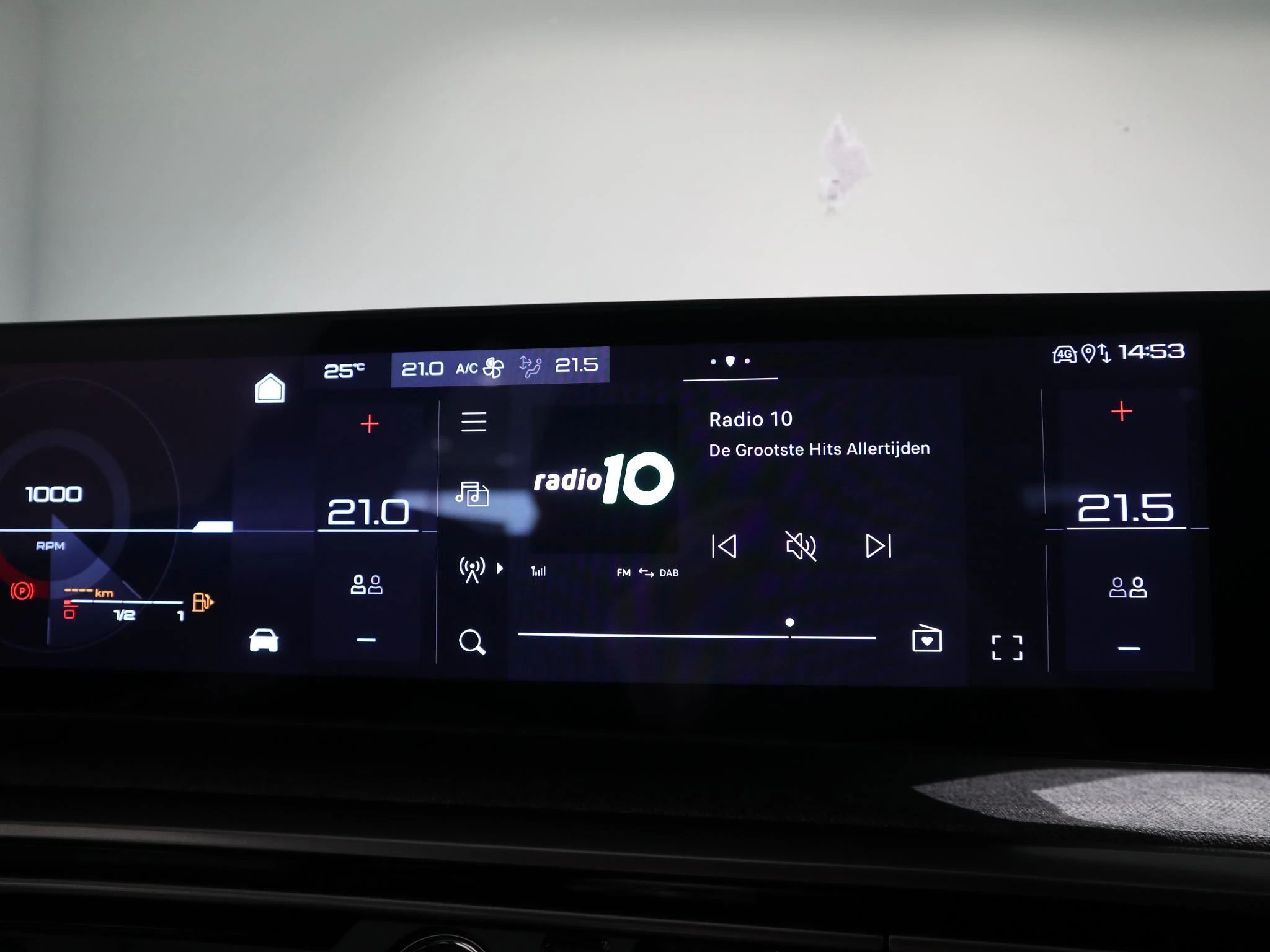 Peugeot-e-5008-image-21