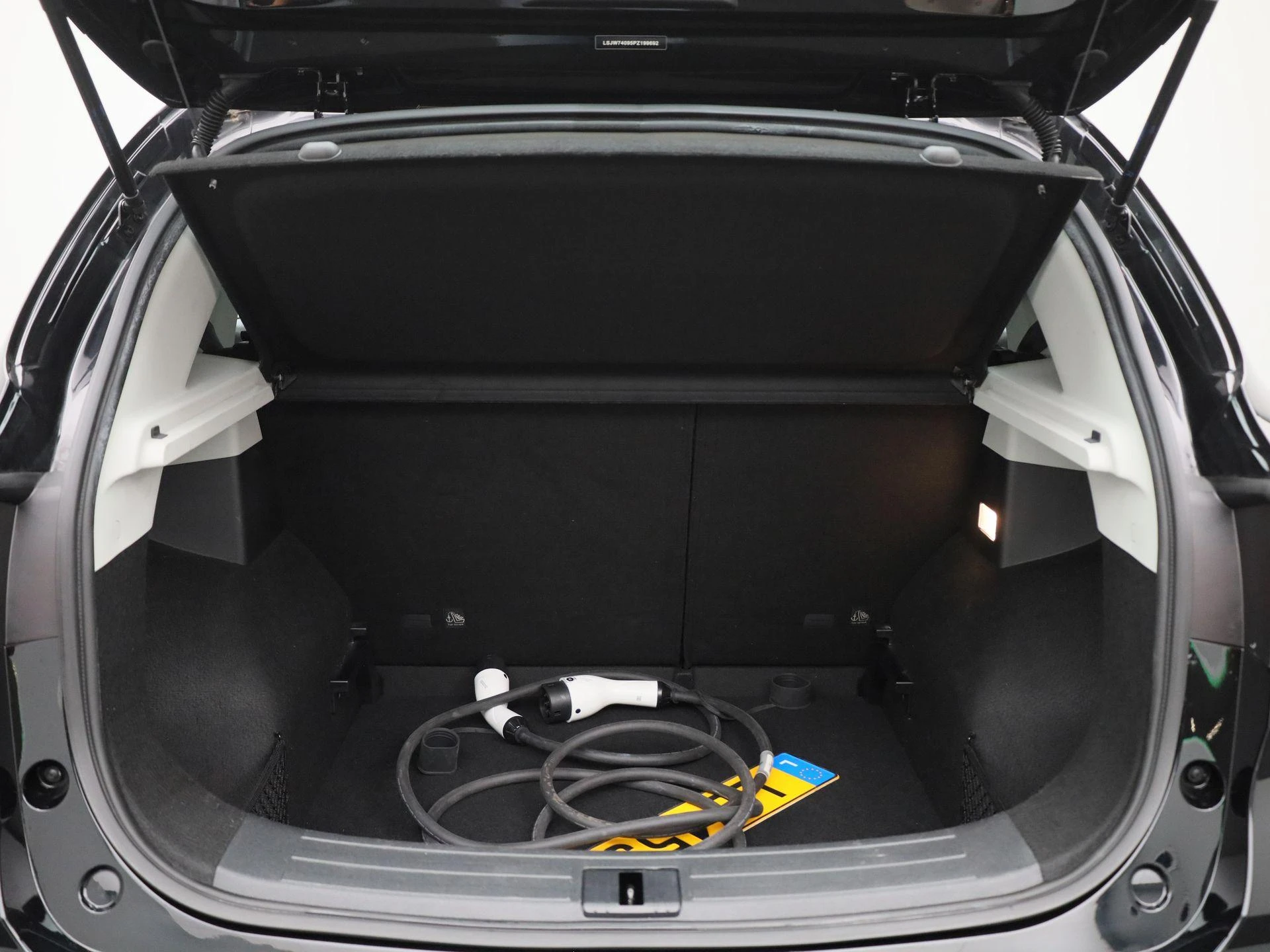 MG-ZS EV-image-15
