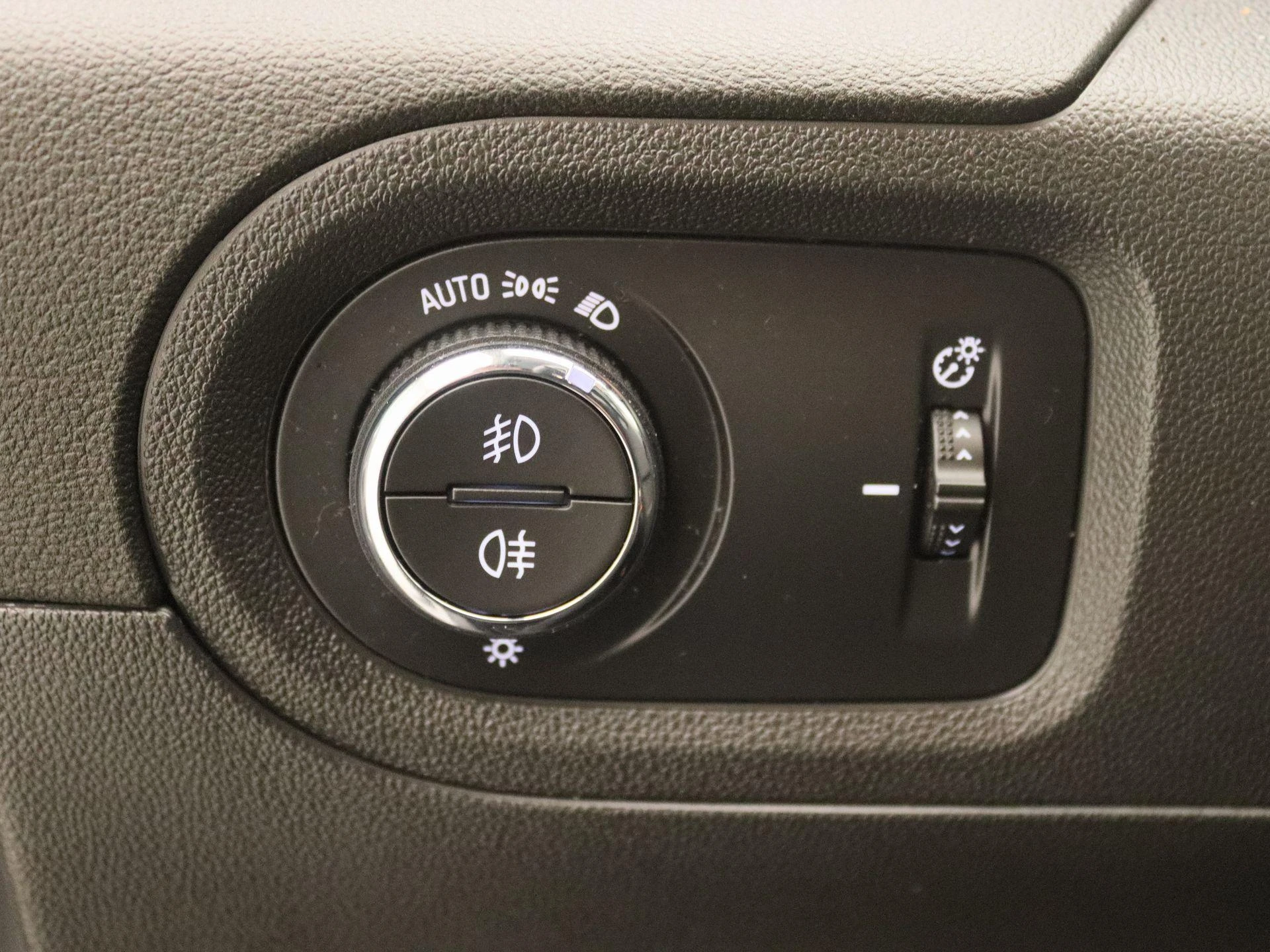 Opel-Grandland X-image-19